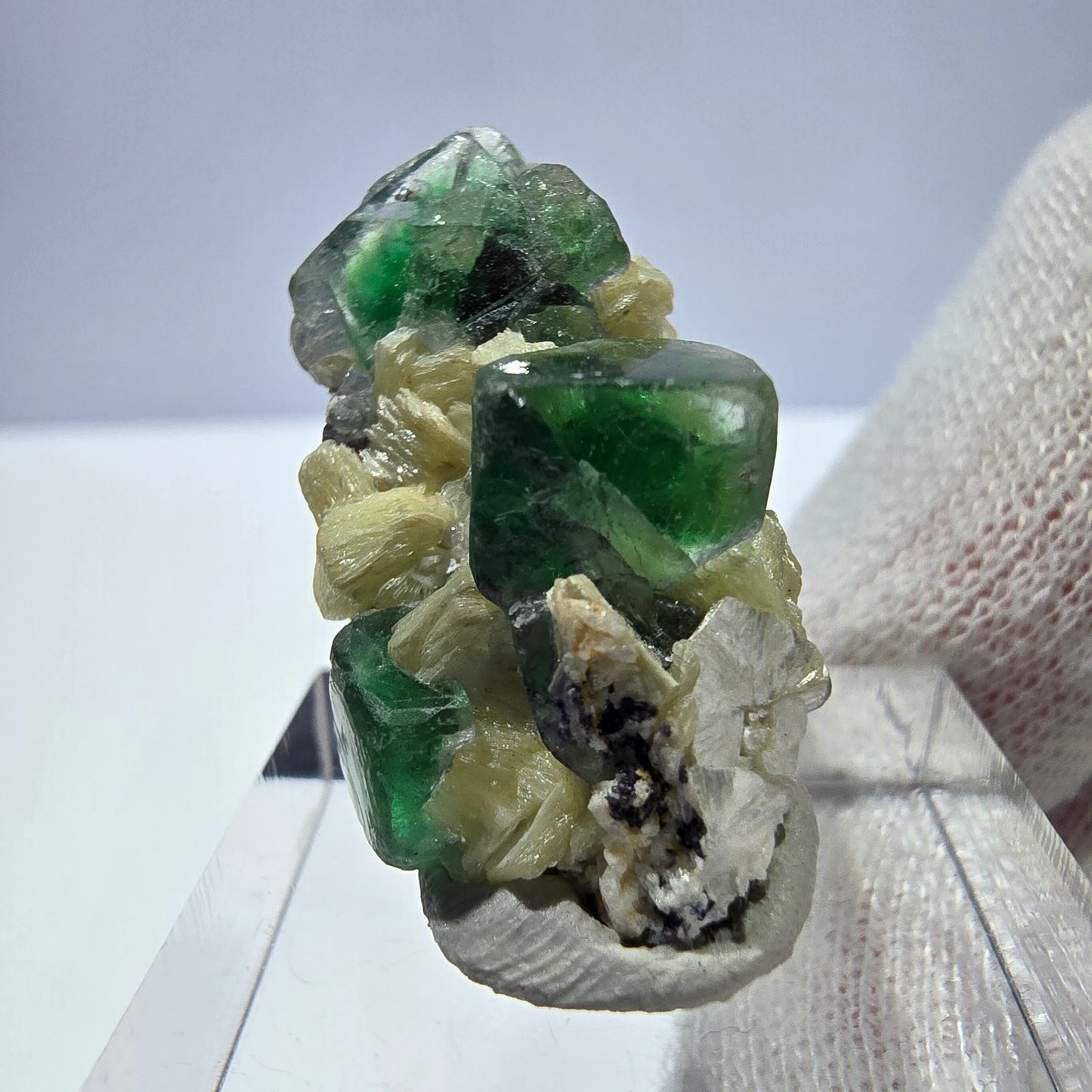 Cube de fluorite fantôme, spécimen de tourmaline scholle muscovite, Erongo, Namibie, 30 x 16 x 15 mm