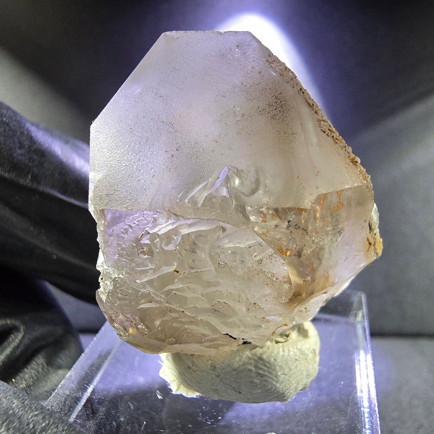 Belle pointe de quartz en cristal de sceptre de quartz fumé 32 * 27 * 20 mm de Goboboseb Namibie