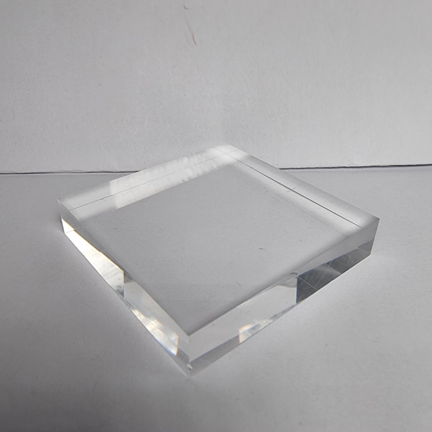 Acryl Sockel für Mineralien Präsentation 50*50*10mm Ständer Platte Standfuß klar