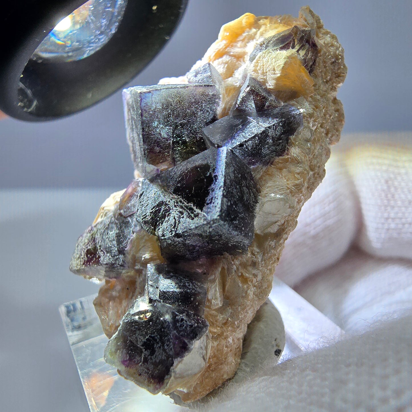 Cubes de fluorite fantôme colorés, spécimen de muscovite, Erongo, Namibie, 43 x 23 x 21 mm