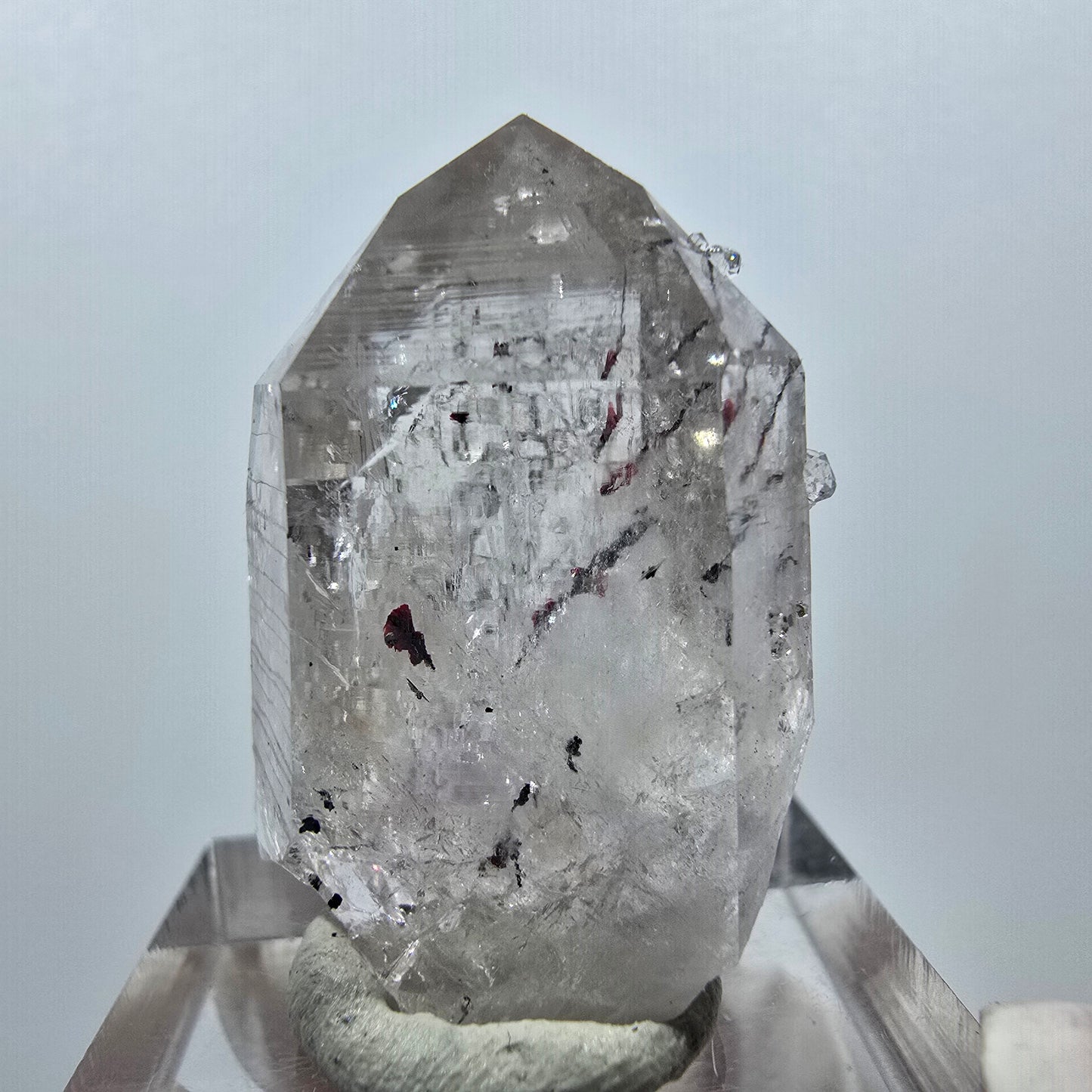 Harlequin Quartz with Analcime Point Streep Mine, Goboboseb, Namibia 31*19*17mm