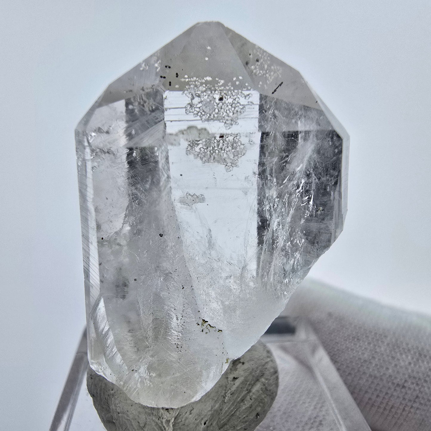 Phantom Amethyst mit Analcim, Prehnit Streep Mine, Goboboseb, Namibia 34*20*16mm
