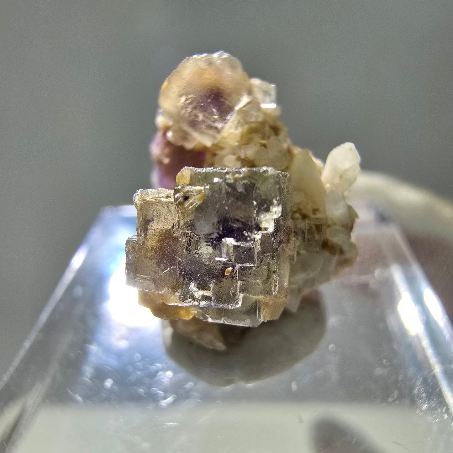 Seltene UV Phantom Fluorit Würfel, Quarz Stufe Brandberg, Namibia 16*13*13mm