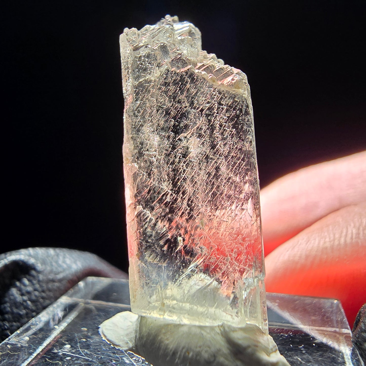 Seltener Kunzit X Spodumen Kristall weiß UV Mineral 28*10*7mm aus Brasilien