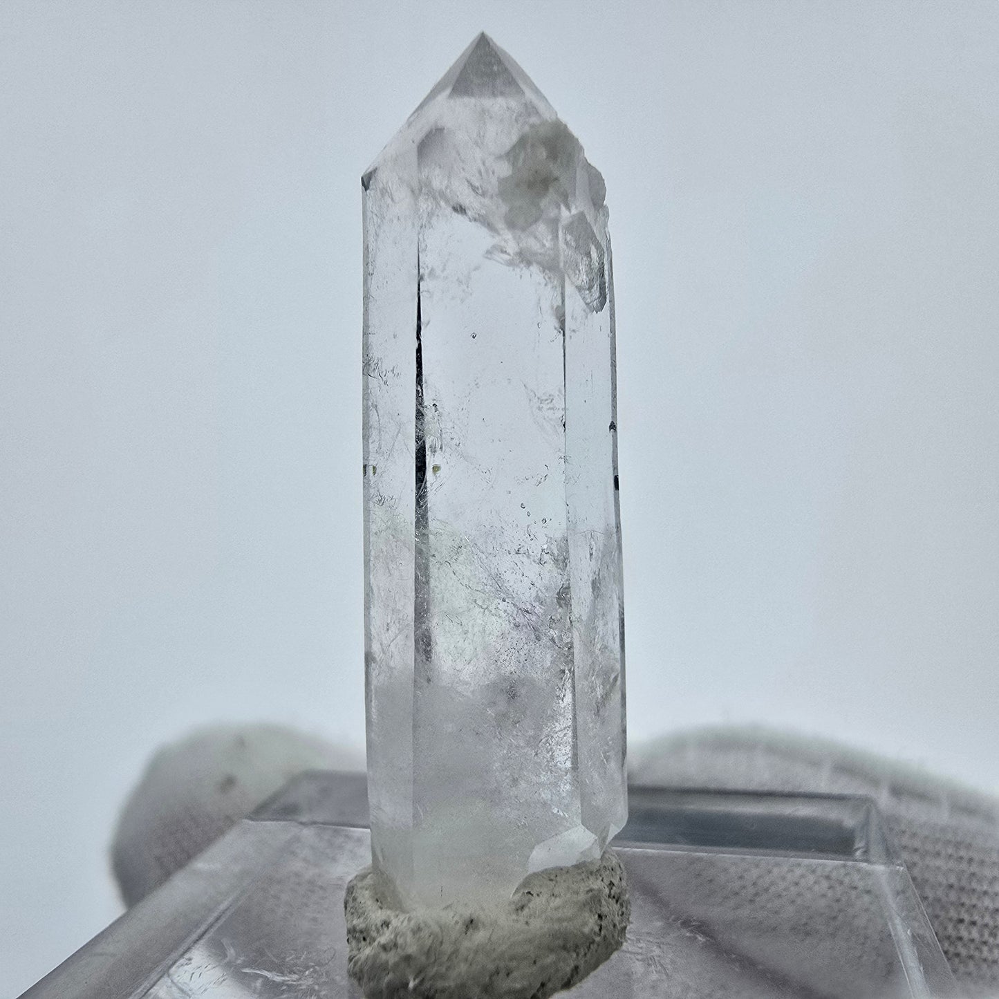 Klarer Phantom Hämatit Quarz Kristall Streep Mine, Goboboseb, Namibia 30*8*7mm