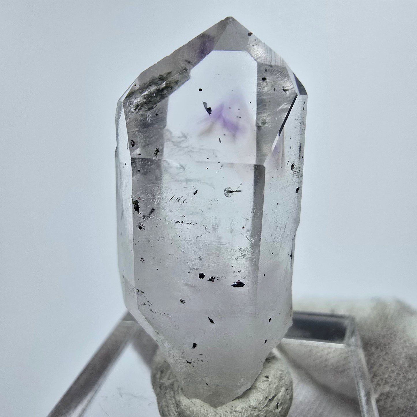 Phantom Amethyst Kristall mit Hämatit Streep Mine Goboboseb Namibia 33*14*13mm