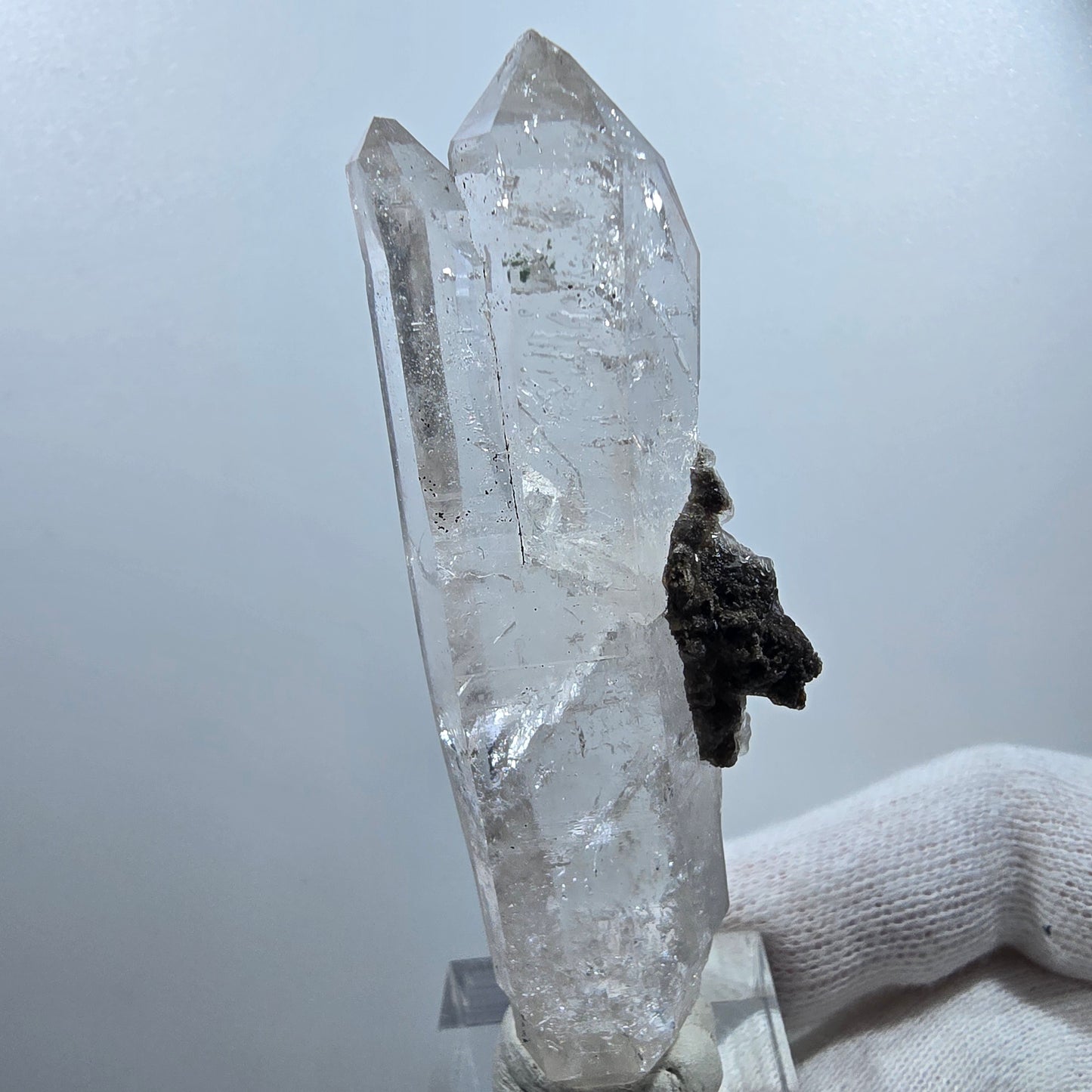 Quartz fumé DT Enhydro, sceptre, calcite UV, 4 parures de poche Bubble Valentine. Namibie, 76 x 26 x 12 mm.