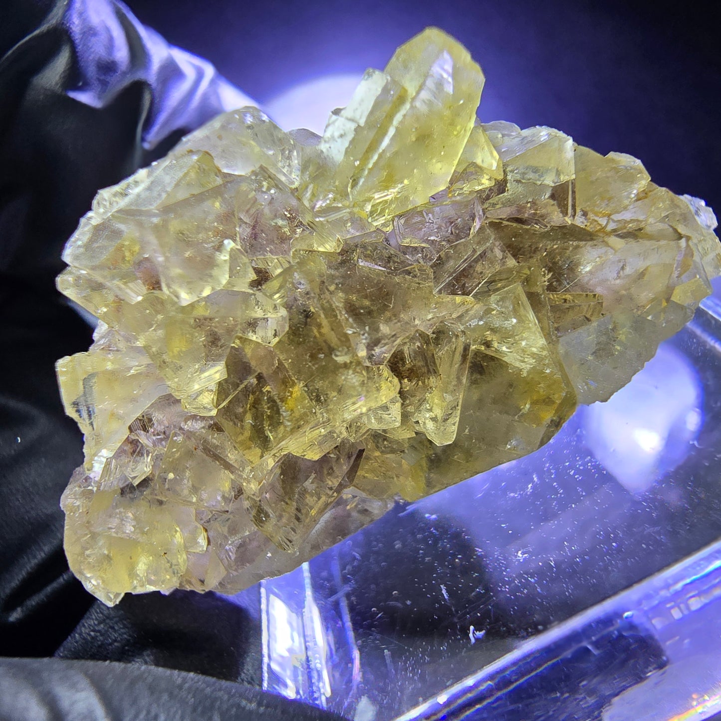 Sehr klare Fluorit Würfel Stufe gelb 37*19*10mm Okorusu, Namibia Sammlung
