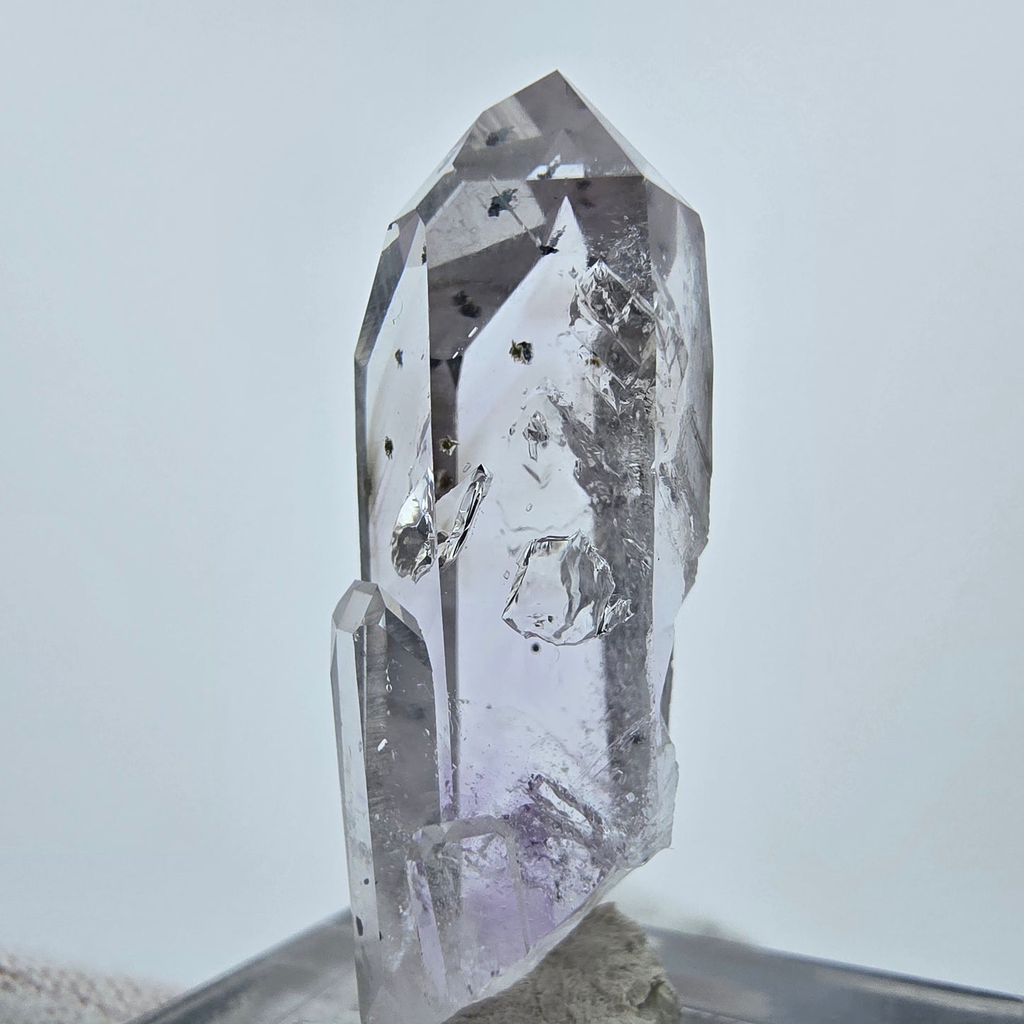 Enhydro Phantom Amethyst mit Hämatit Streep Mine Goboboseb Namibia 32*10*10mm