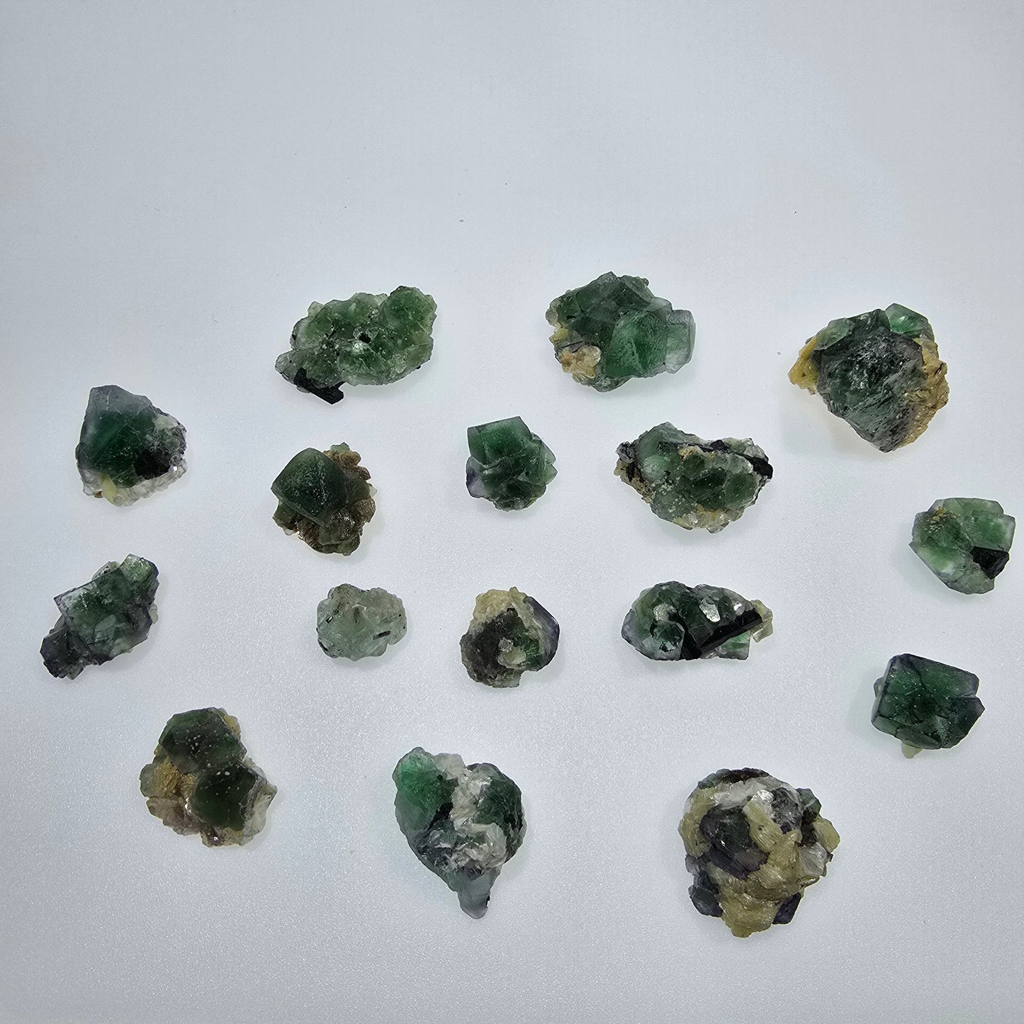 Lot de 16 Fluorite Fantôme, Hyalite Tourmaline Schörl Moscovite Steps Erongo, Namibie