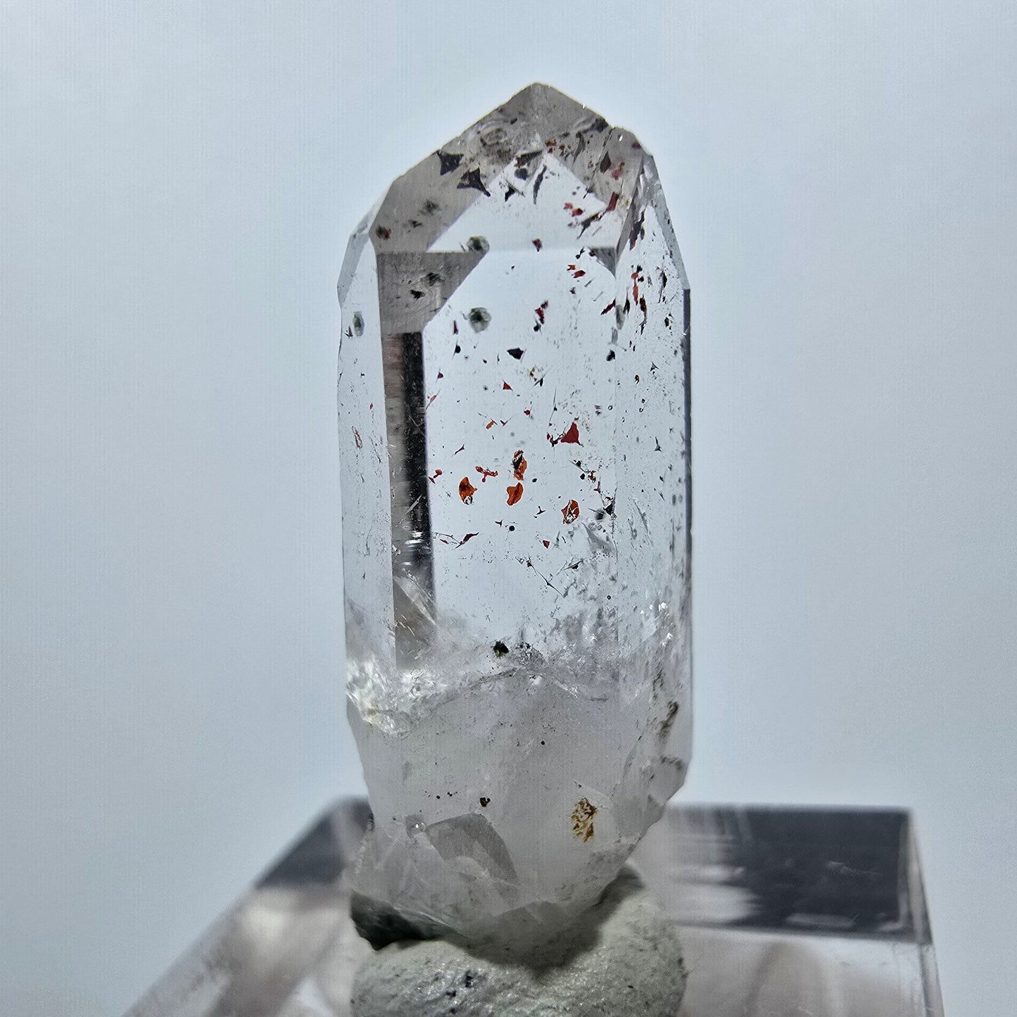 Quartz clair Harlequin Point Streep Mine, Goboboseb, Namibie, 31 x 12 x 10 mm