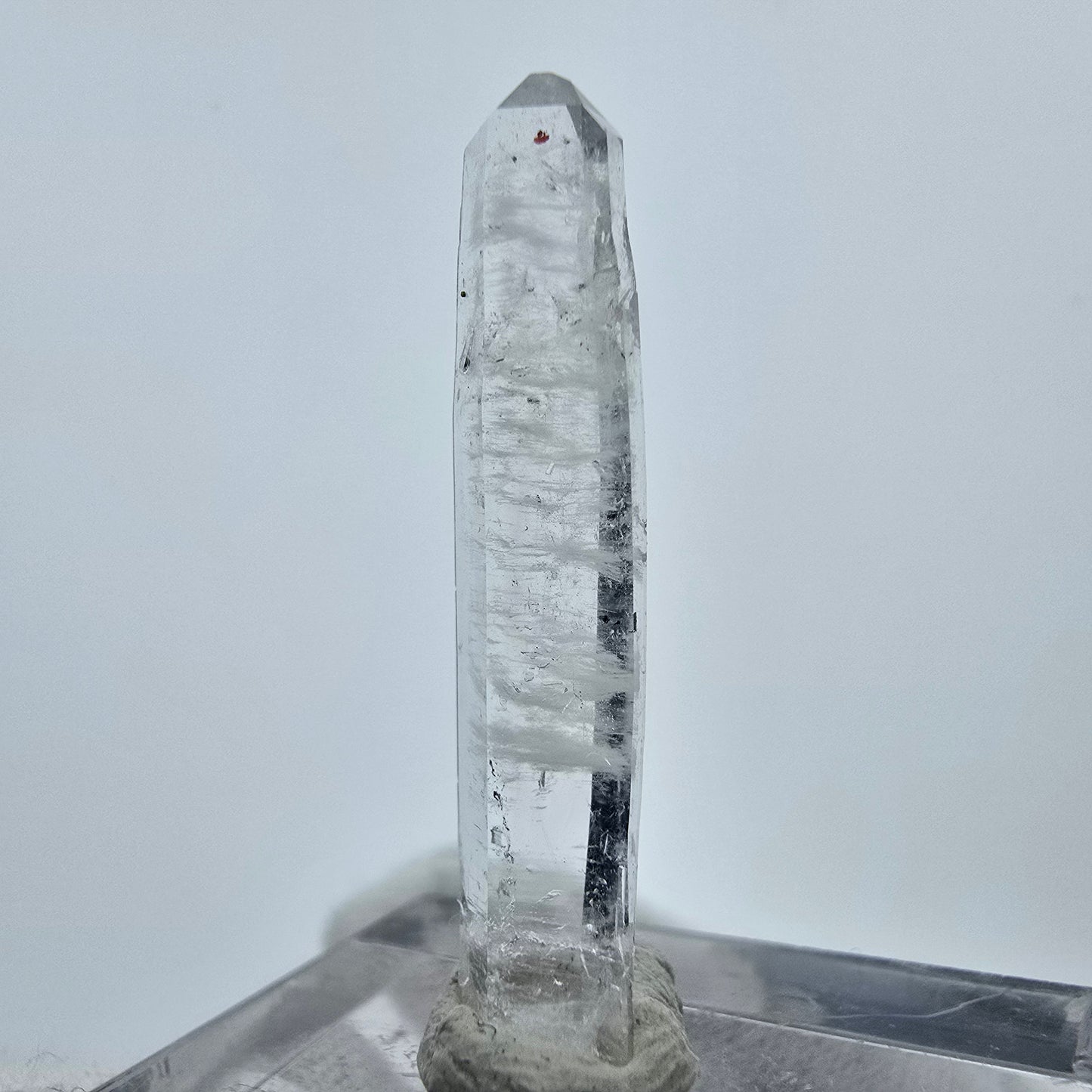 Flacher Quarz mit rotem Hämatit Valentine Pocket Goboboseb Namibia 30*6*4mm