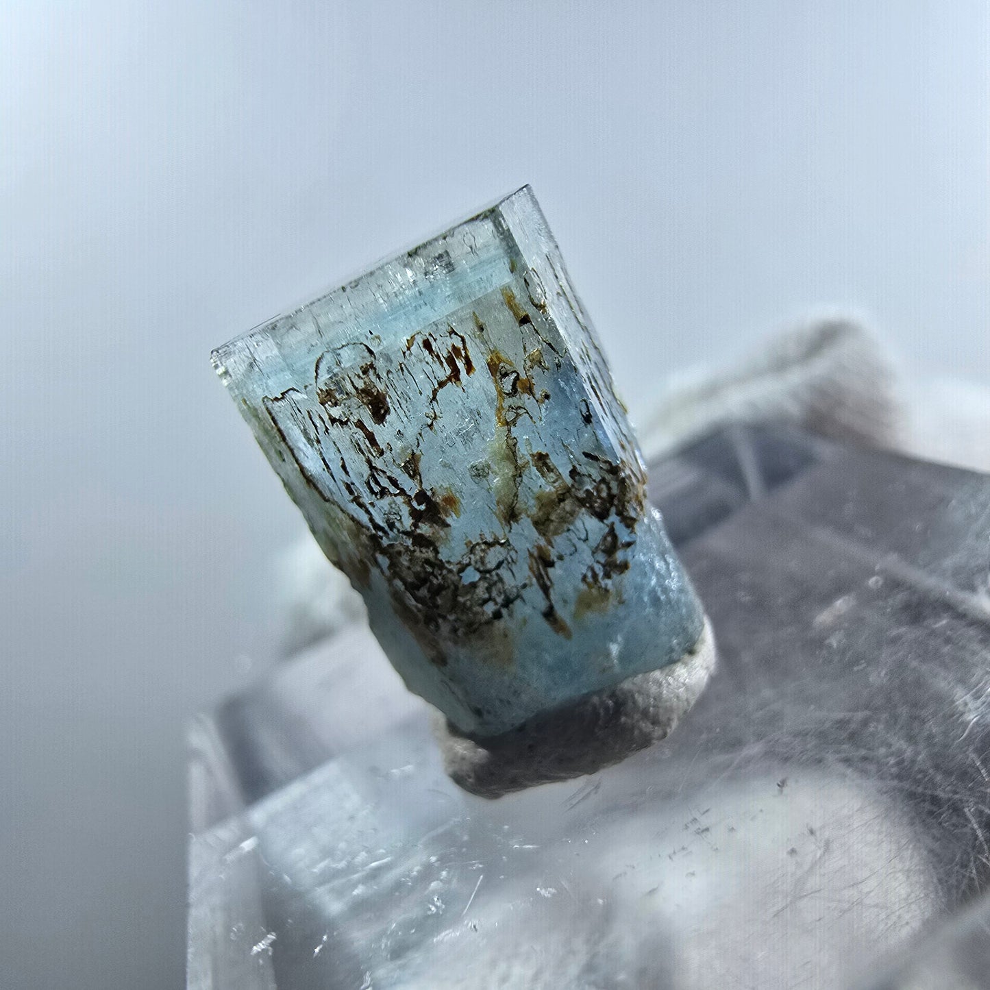 Cristal d'aigue-marine X clair rare Erongo, Namibie 14*9*5mm