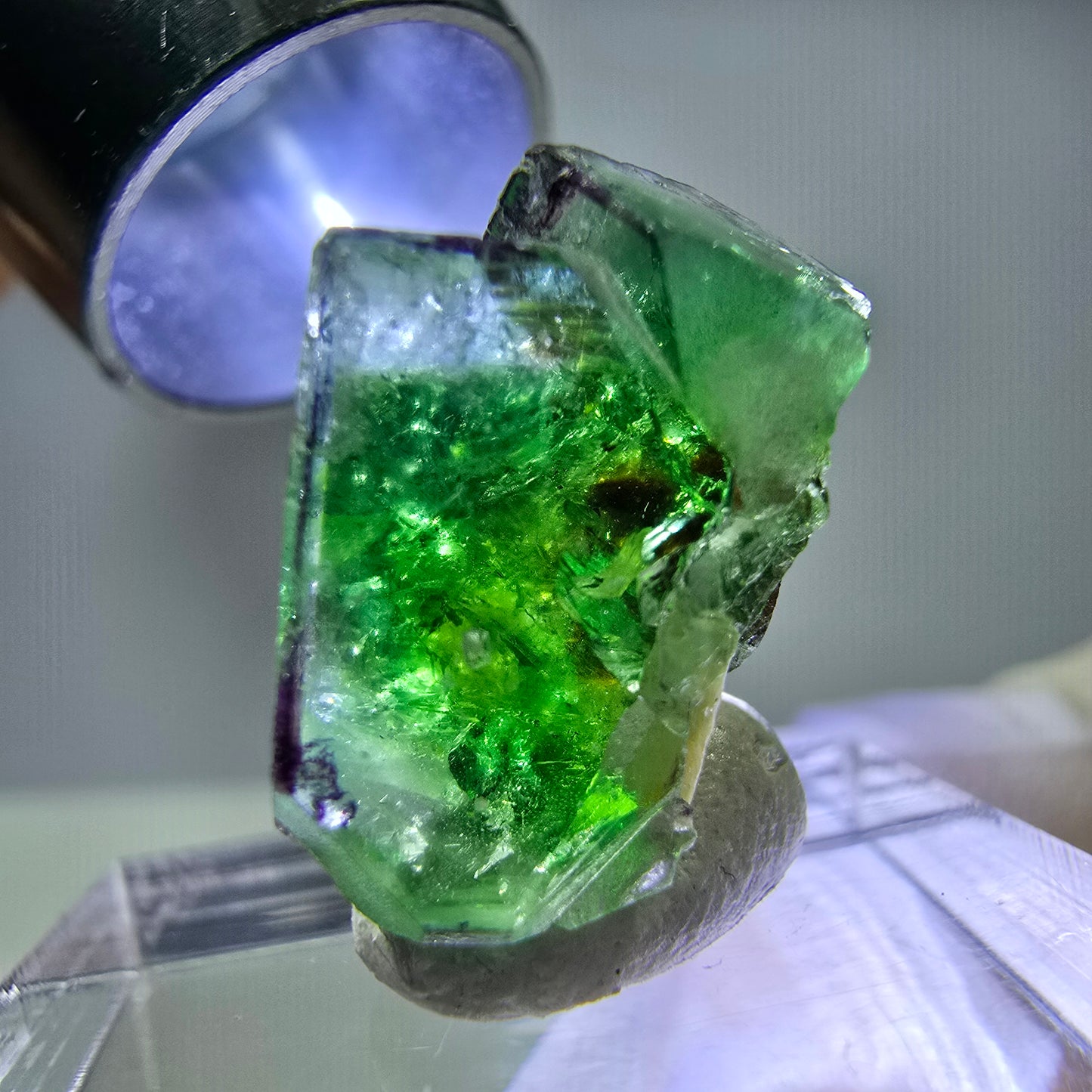 Cube de fluorite fantôme, zonal, qualité muscovite Erongo, Namibie 18*12*9mm