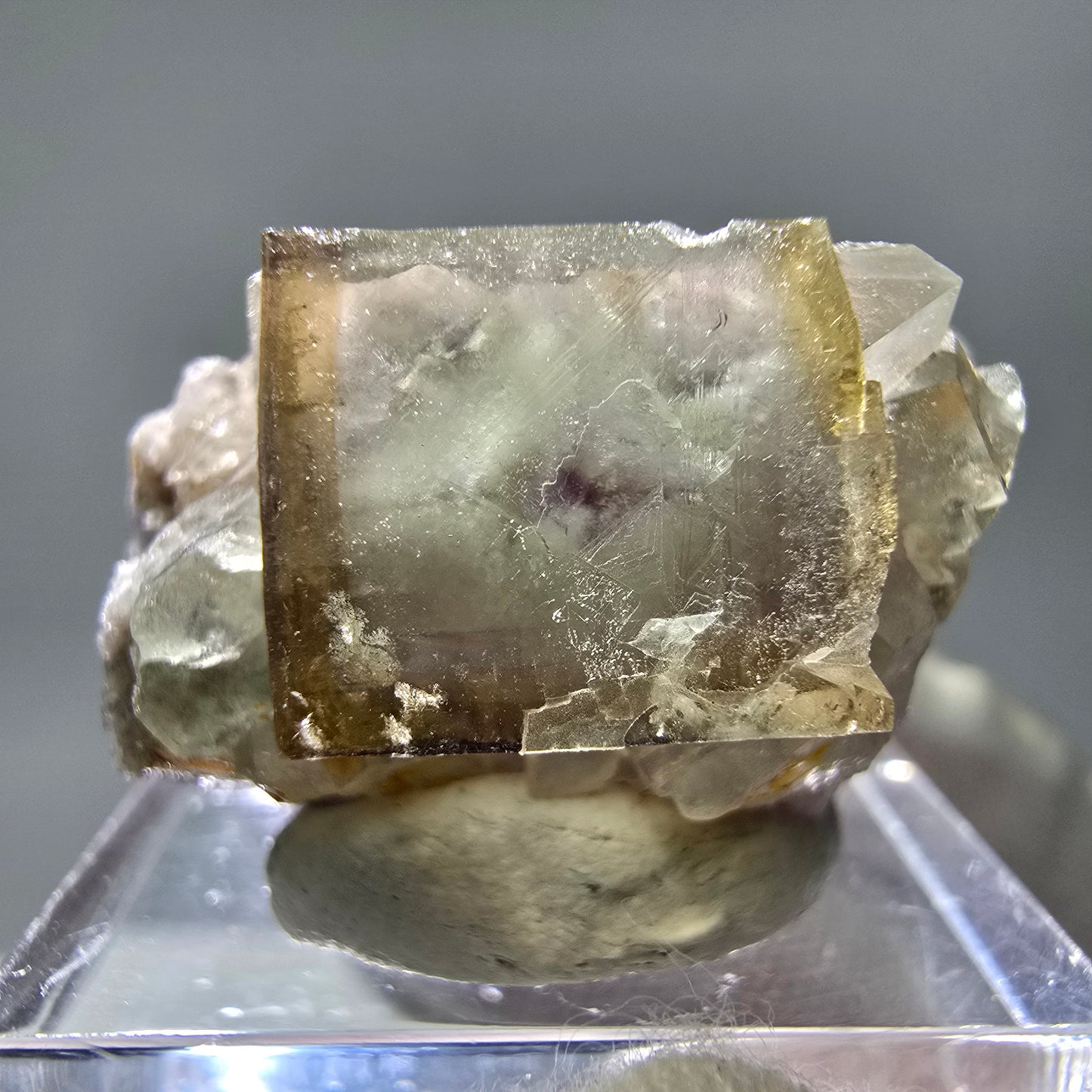 Seltene UV Phantom Fluorit Würfel Stufe lila gelb Brandberg, Namibia 28*17*16mm