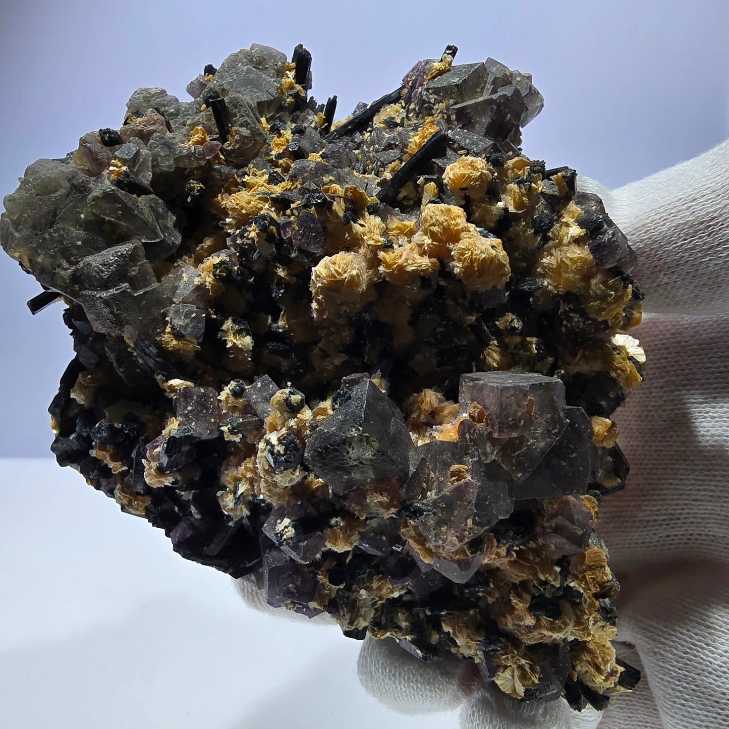 Fluorite fantôme colorée, tourmaline schol, hyalite, muscovite, Erongo, Namibie, 114 x 84 x 50 mm