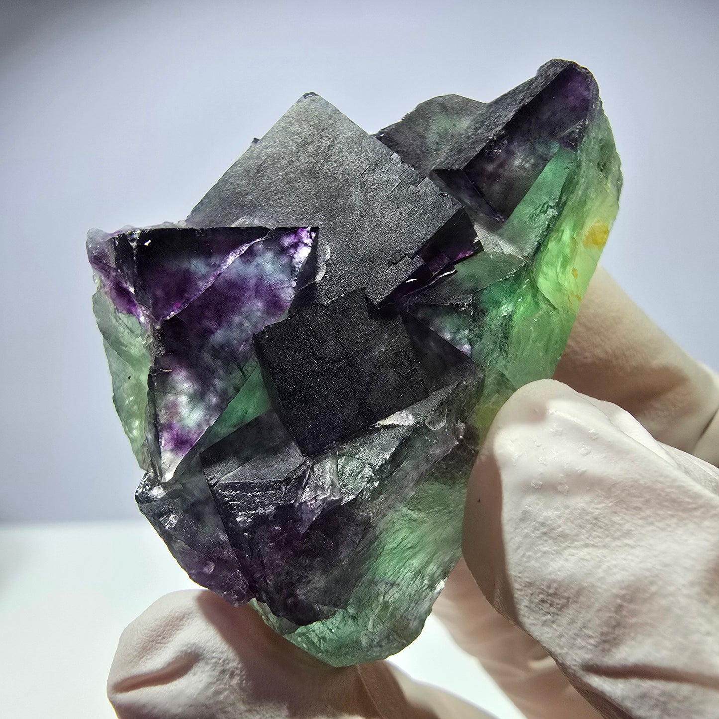 Spécimen de cube de fluorite fantôme parqueté vert violet Okorusu, Namibie 48*26*26mm