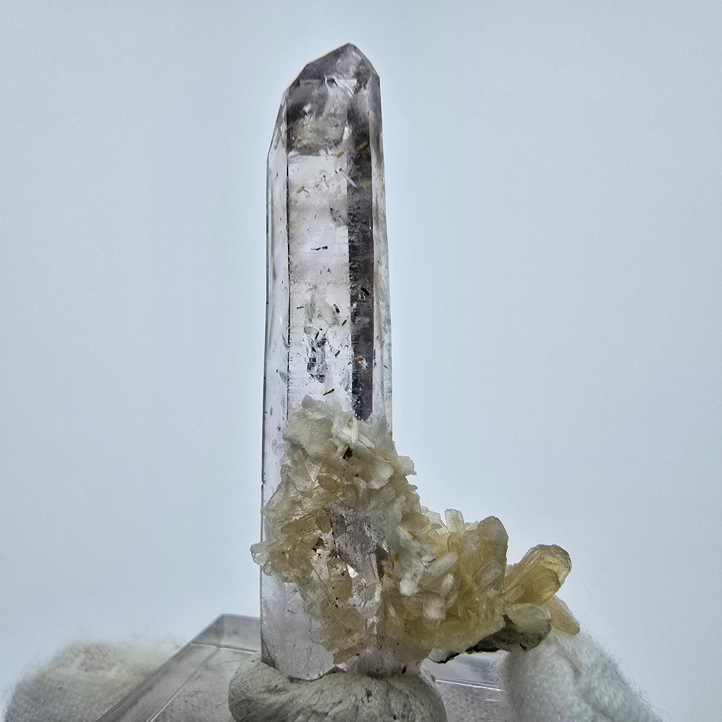Phantom Amethyst mit Stilbit Stufe Goboboseb, Namibia 45*22*13mm Sammlung