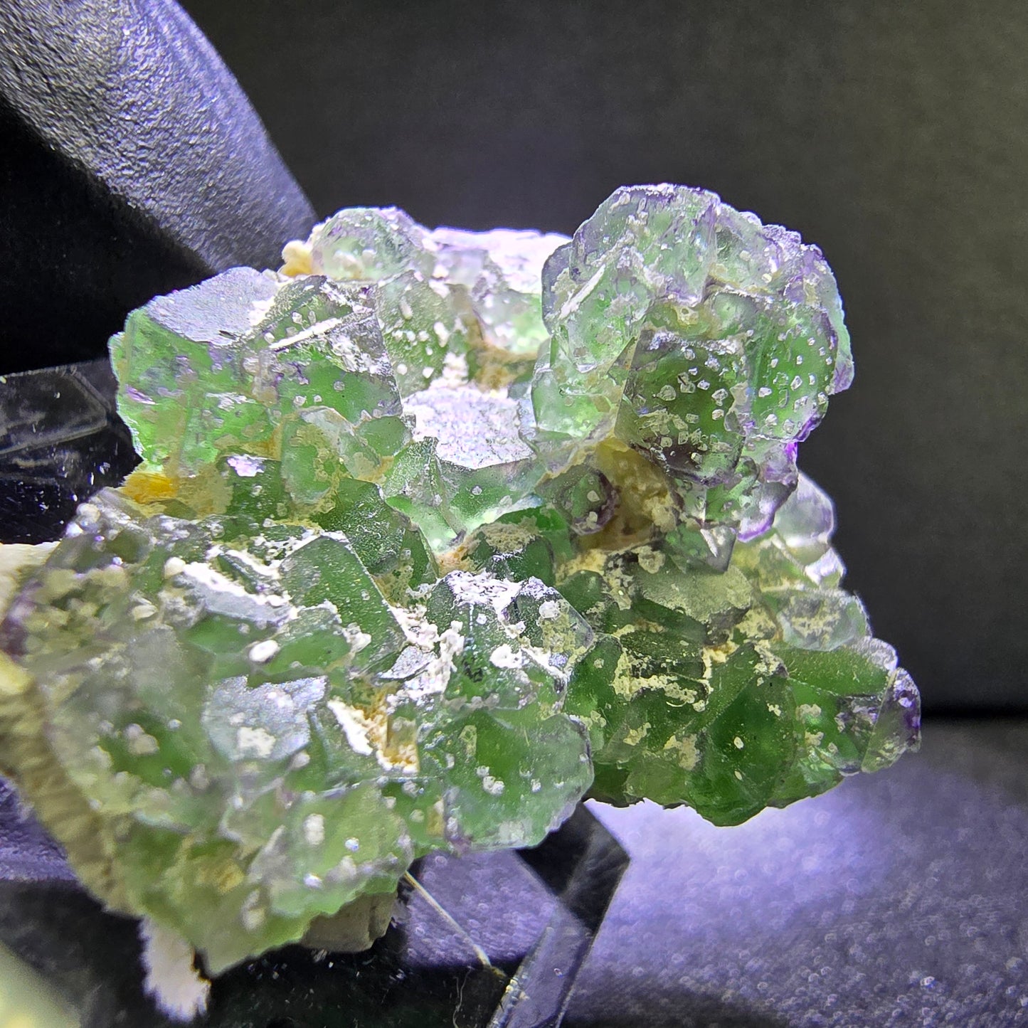 Klare Phantom Fluorit mit Schörl Muskovit Stufe grün lila Erongo, Namibia 28*24*18mm