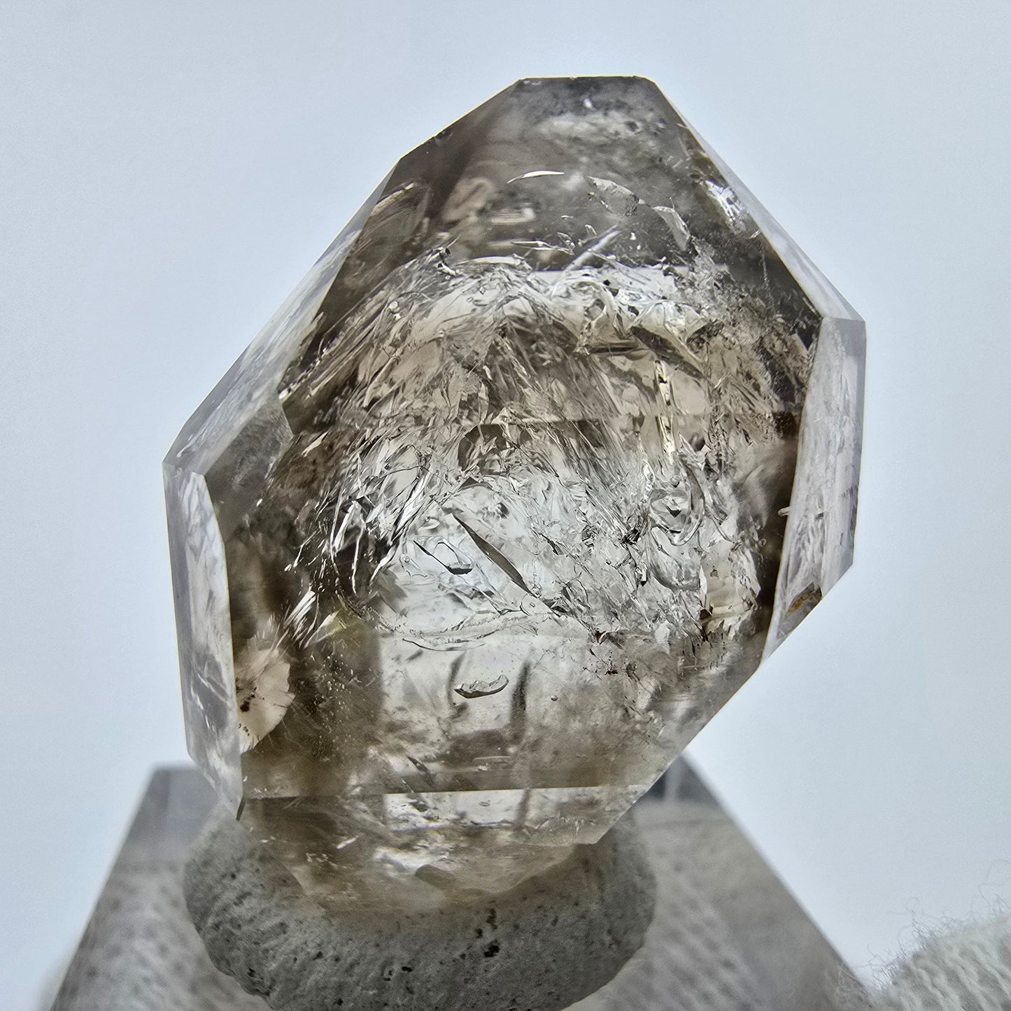 Enhydro Phantom Rauchquarz Zepter, 1x Blase Goboboseb, Namibia 32*24*17mm
