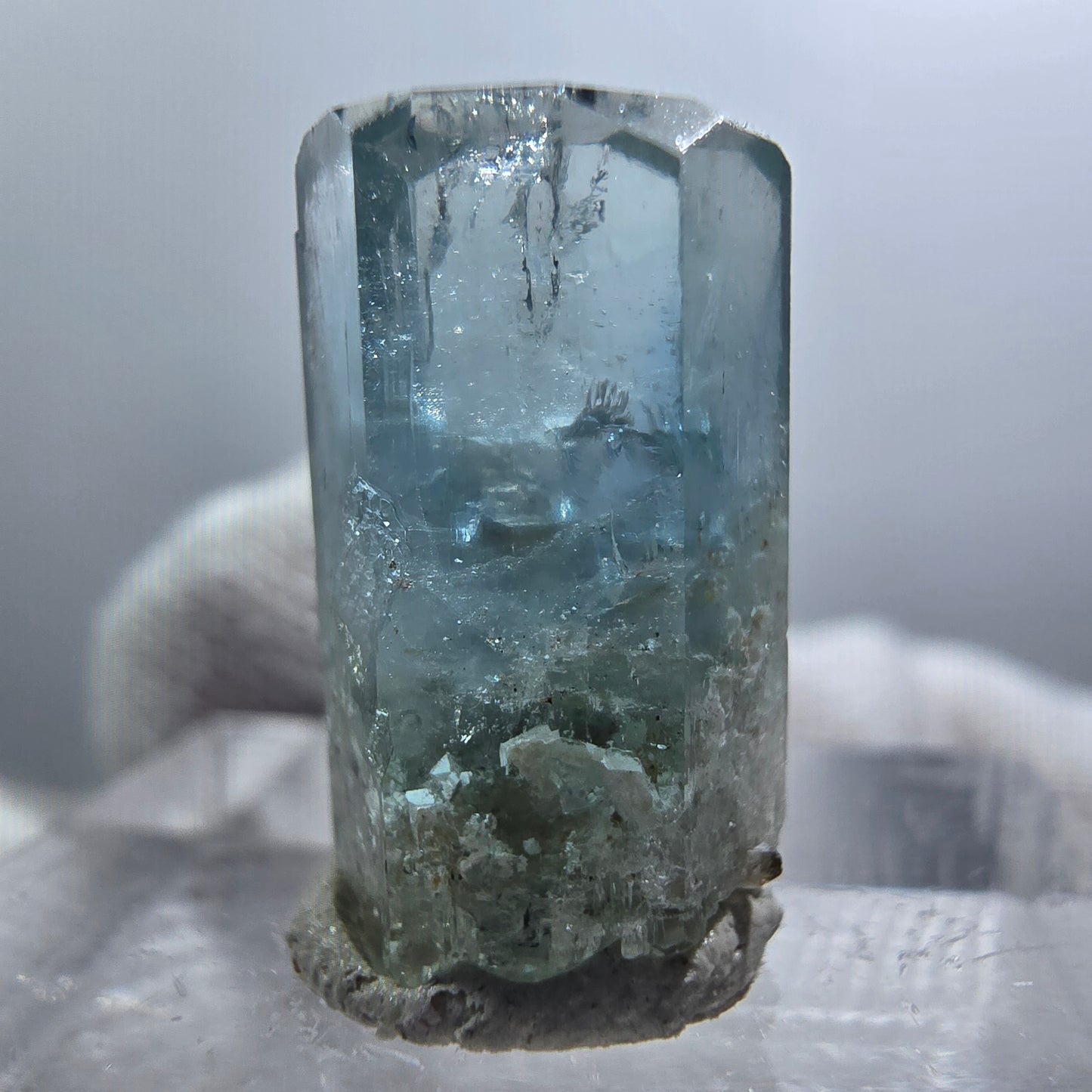 Cristal d'aigue-marine X clair rare Erongo, Namibie 17*10*7mm