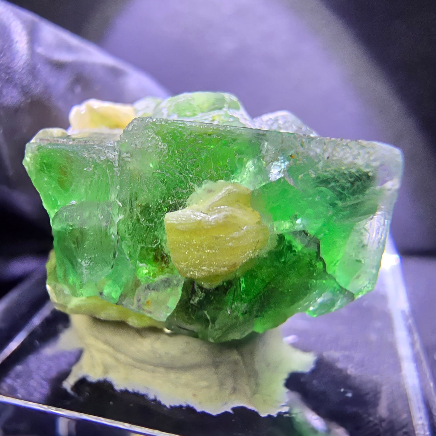 TOP Phantom Fluorit mit Muskovit grün 20*17*12mm Erongo, Namibia Sammlung