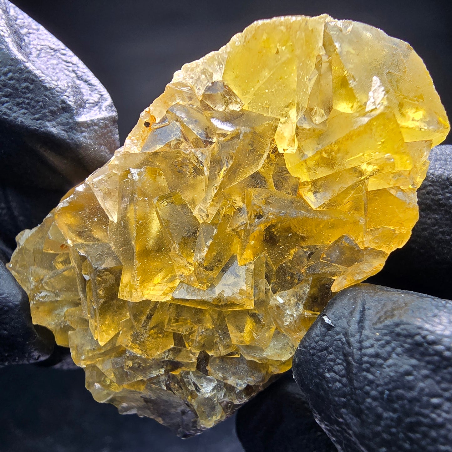 Klare Honey Pocket Phantom Fluorit Würfel Stufe gelb Okorusu, Namibia 44*27*15mm
