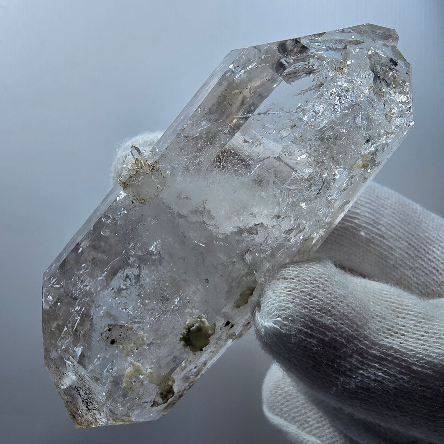 Sceptre DT en quartz fumé lémurien Enhydro, 1 gobob de poche Bubble Valentine. Namibie 89 x 33 x 21 mm