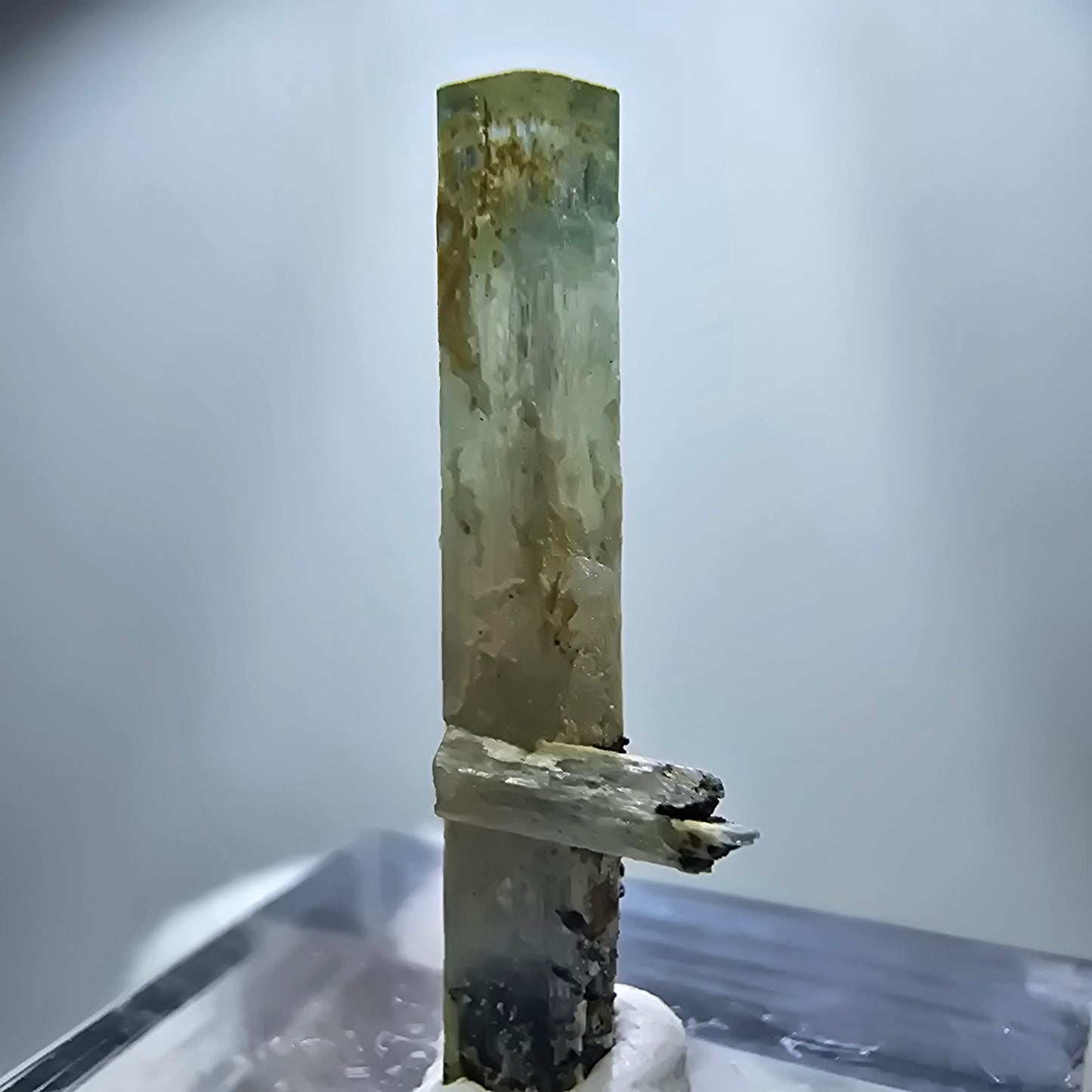 Cristal d'aigue-marine X rare, bleu Erongo, Namibie 26*8*4mm