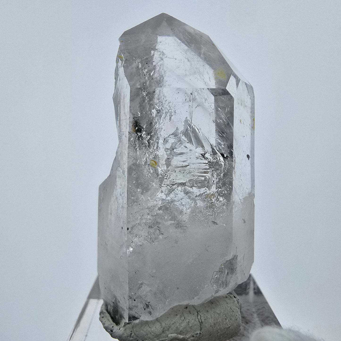 Phantom Quarz mit UV Calcit Streep Mine, Goboboseb, Namibia 44*31*22mm