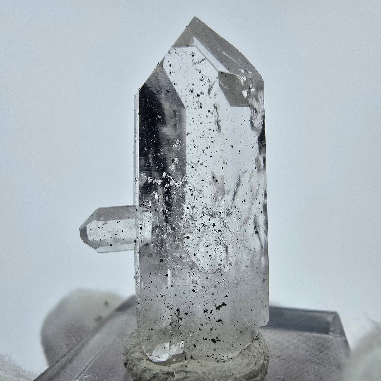 Cristal de quartz hématite fantôme transparent, Streep Mine, Goboboseb, Namibie, 33 x 18 x 10 mm