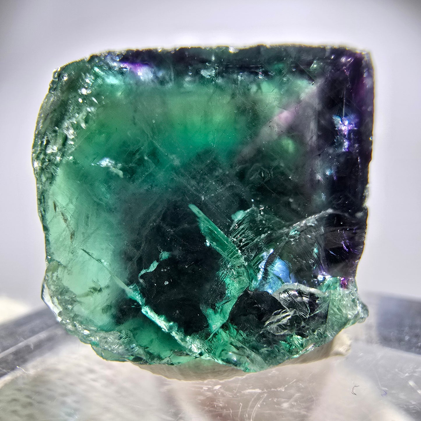 Spécimen rare de cube de fluorite fantôme zonal vert violet Okorusu, Namibie 23*21*15 mm