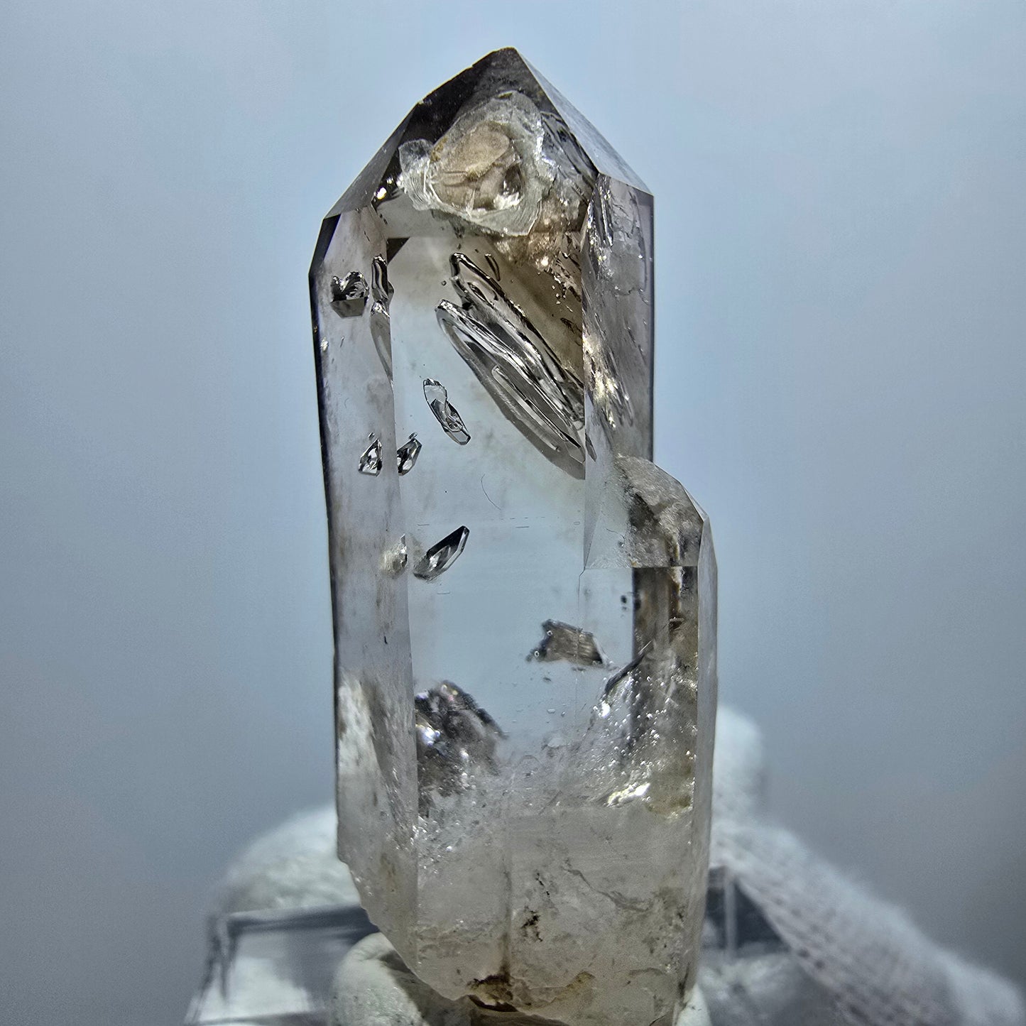 Pointe de quartz fumé fantôme Enhydro, 1x Bubble Goboboseb, Namibie 40 x 15 x 10 mm
