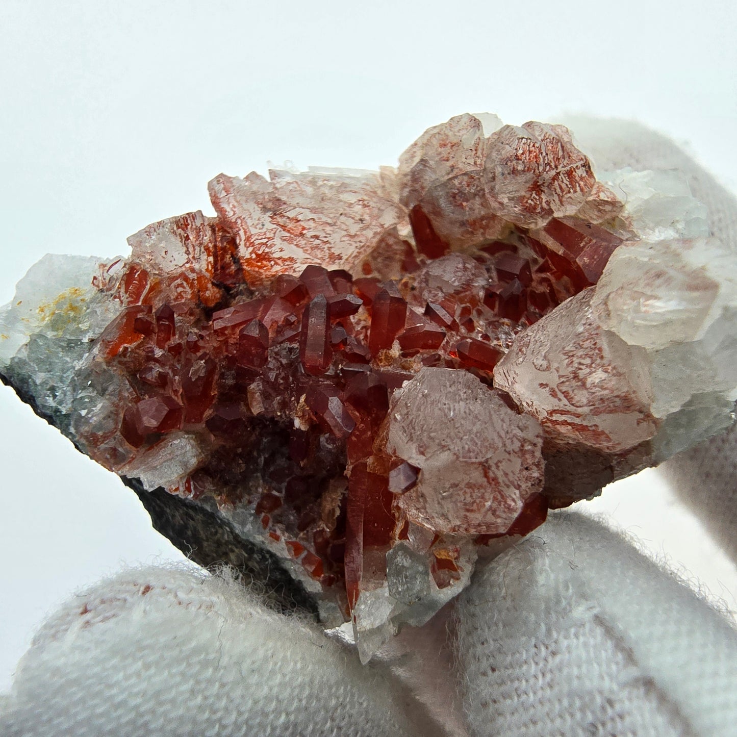 Rote Hämatit Quarz, UV Calcit Stufe Streep Mine, Goboboseb, Namibia 40*25*25mm