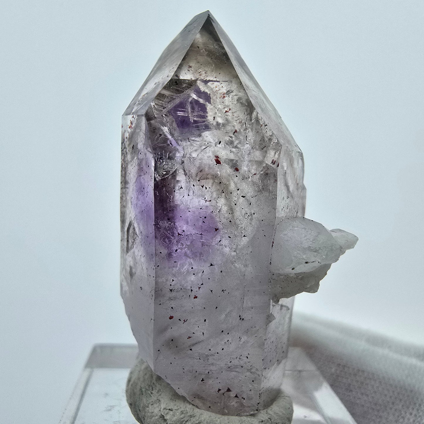 Harlekin Phantom Amethyst Zepter Stufe Goboboseb, Namibia 40*22*16mm, Sammlung