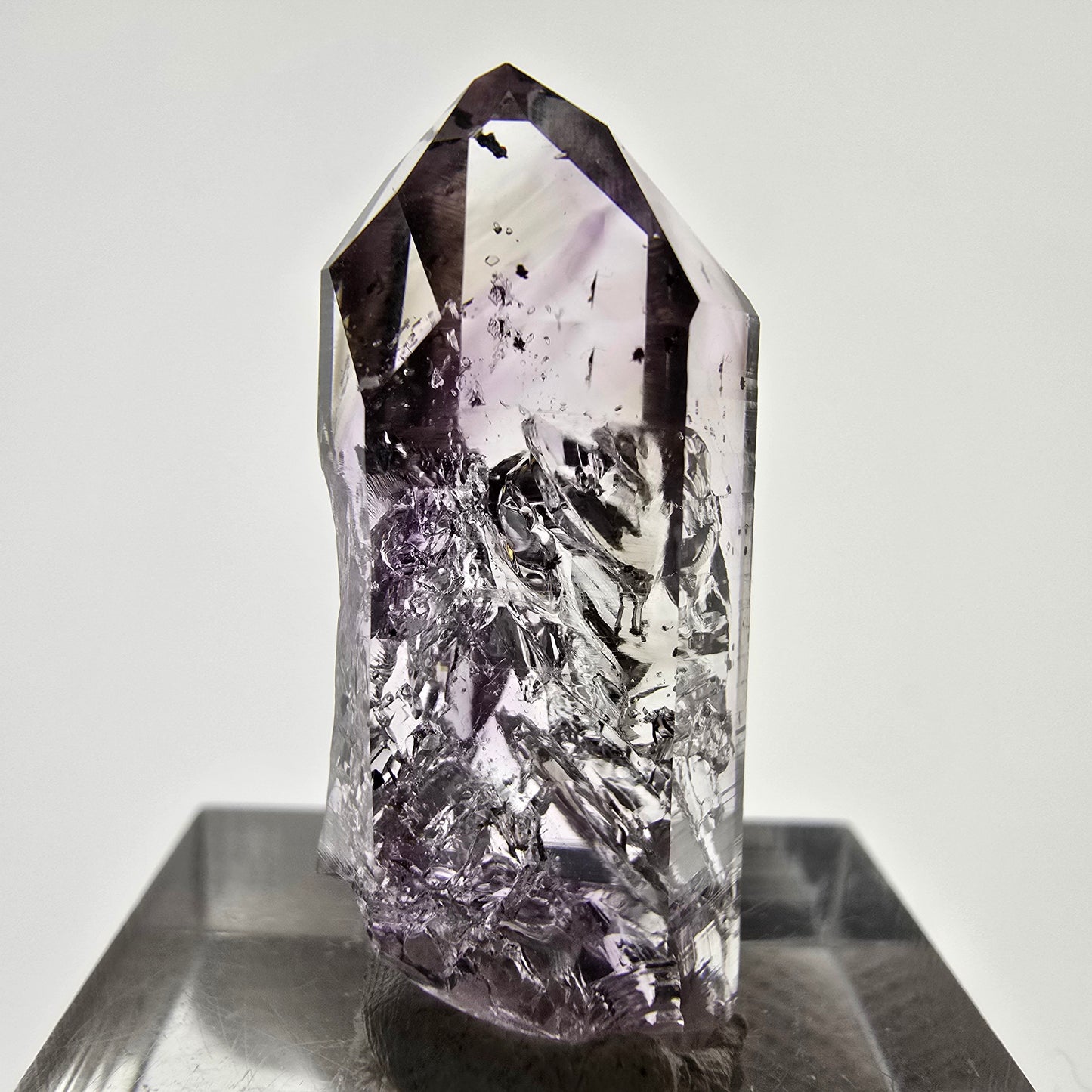 Améthyste fantôme Enhydro avec hématite, mine Blase Streep, Namibie, 29 x 12 x 11 mm