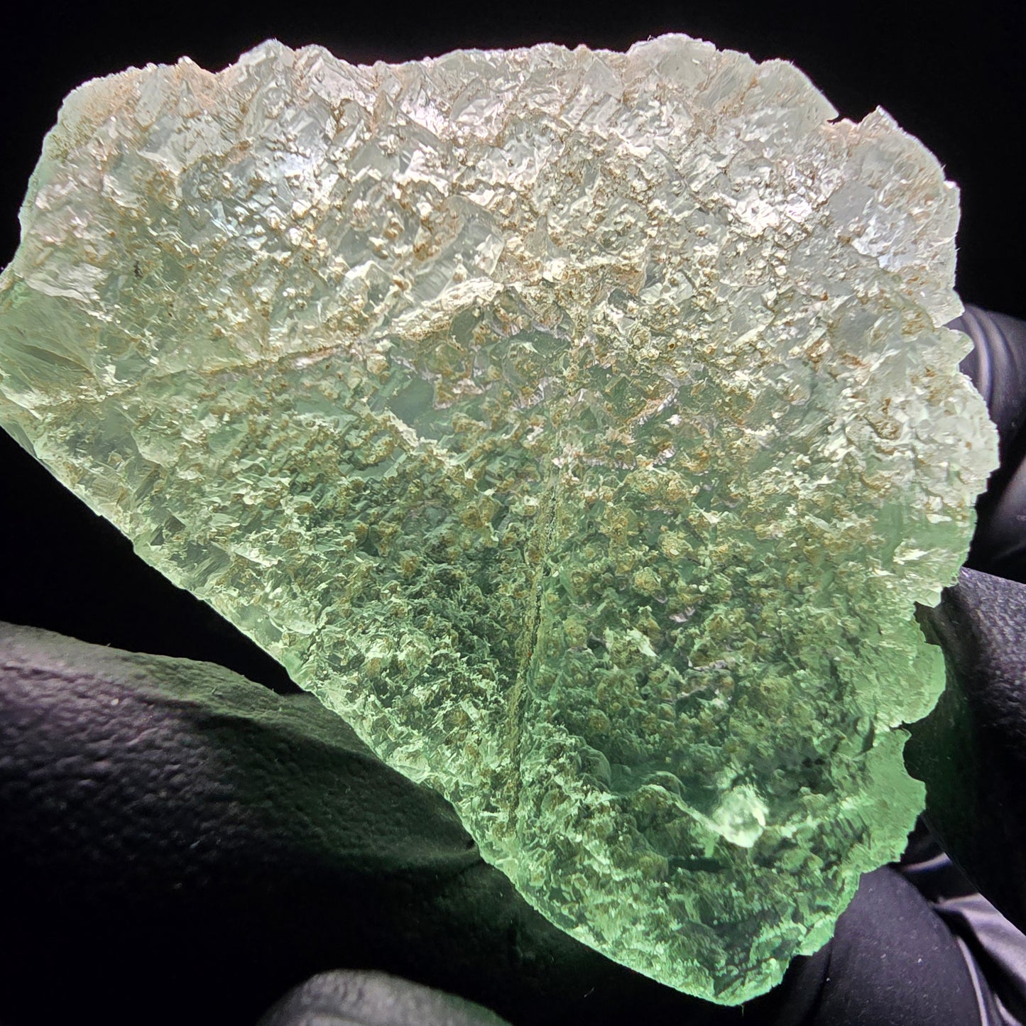 Étape de cube de fluorite très claire (UV), Omehane classée verte, Namibie 48*46*12mm