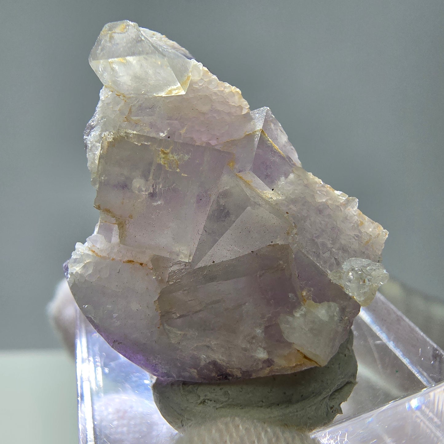 Seltene UV Phantom Fluorit Würfel Stufe lila weiß Brandberg, Namibia 28*22*12mm