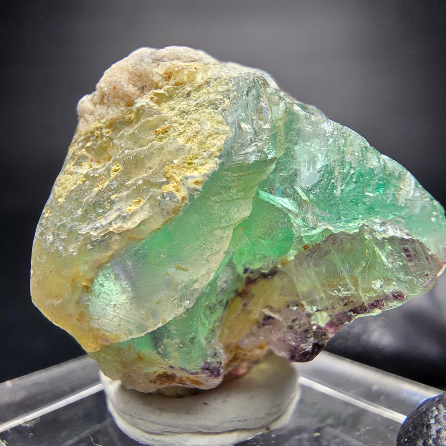 Klarer Phantom Fluorit Würfel lila grün mit Hyalit Erongo Namibia 31*28*22mm
