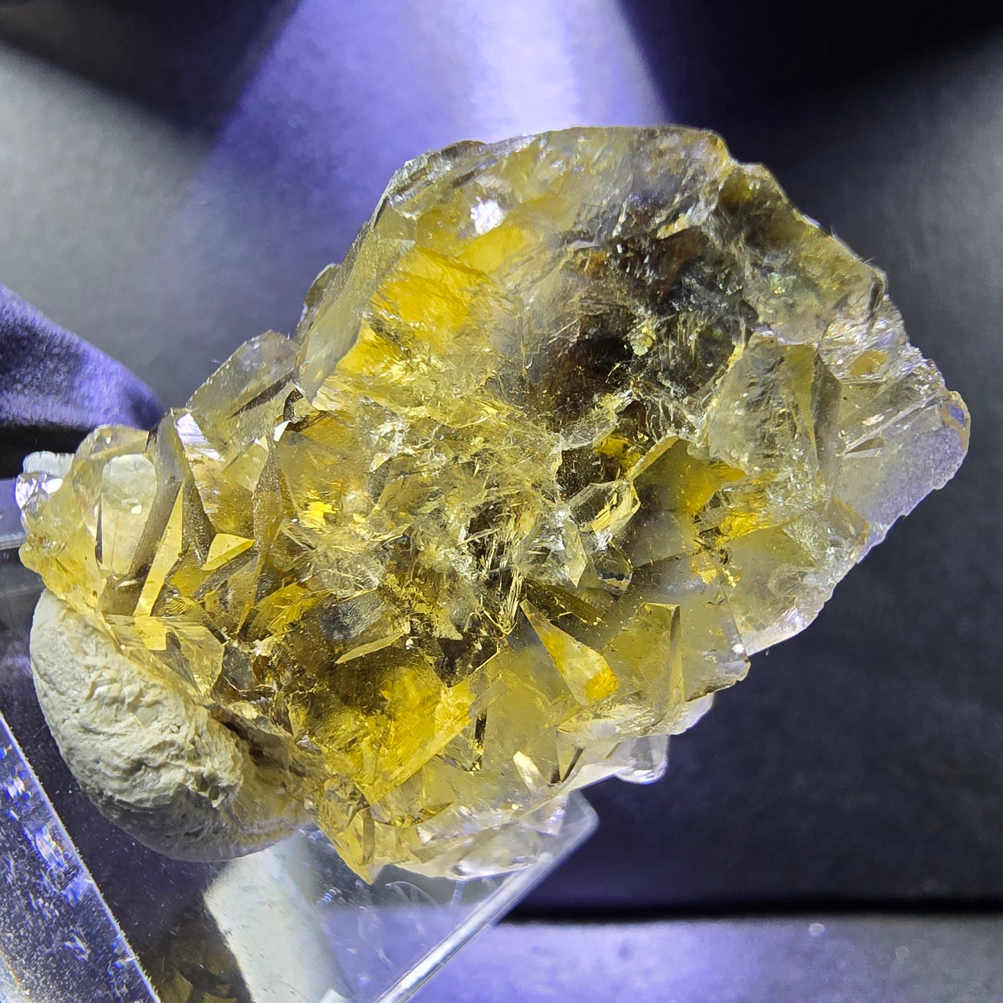 Seltene Honey Pocket Phantom Fluorit XX Würfel Stufe 30*28*14mm Okorusu, Namibia