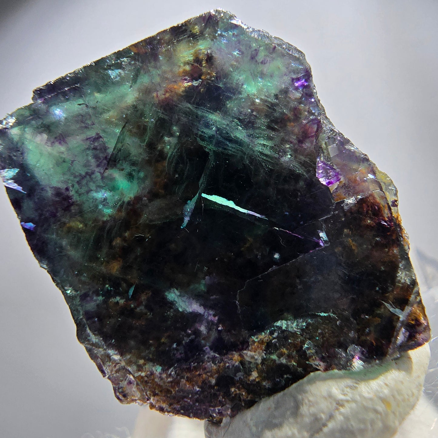 Spécimen rare de cube de fluorite fantôme zonal vert violet Okorusu, Namibie 29*25*16mm