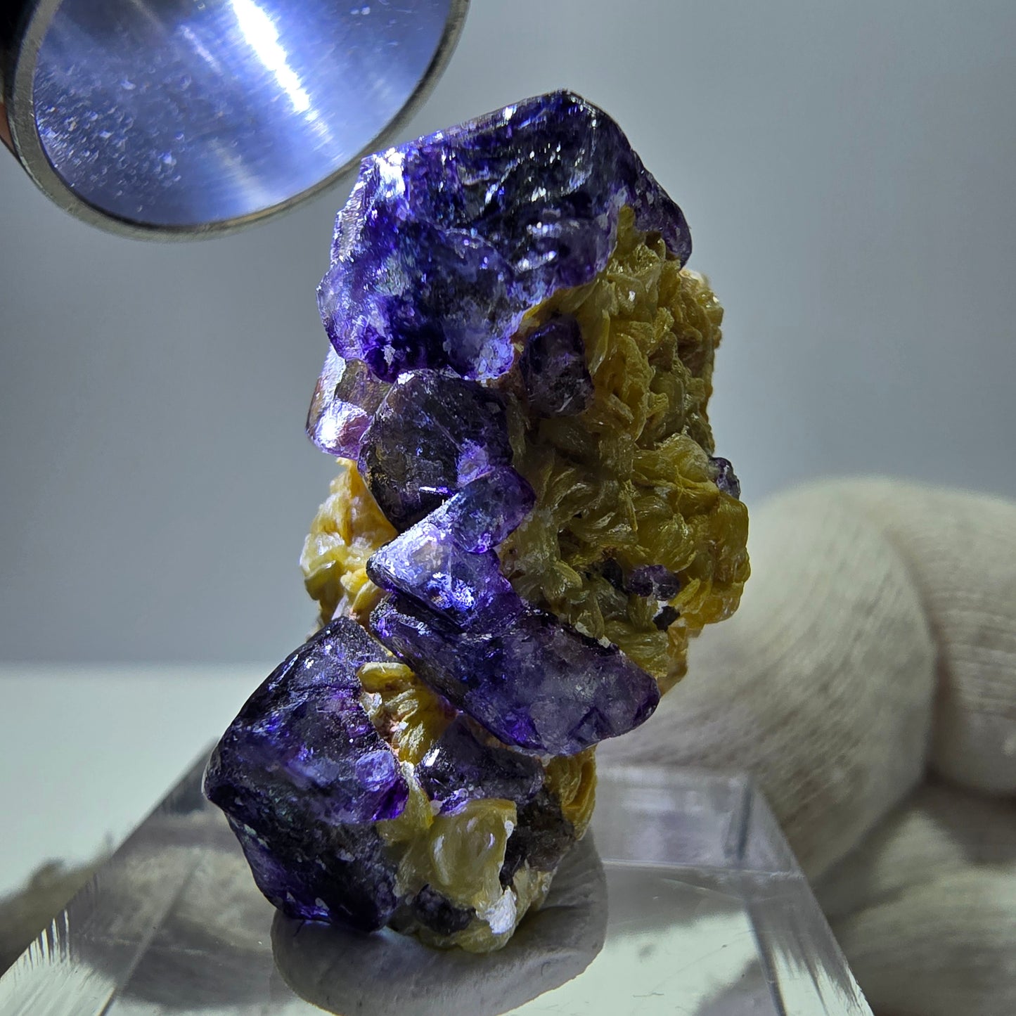 Bunte Phantom Fluorit Würfel, Muskovit Stufe Erongo, Namibia 32*17*15mm