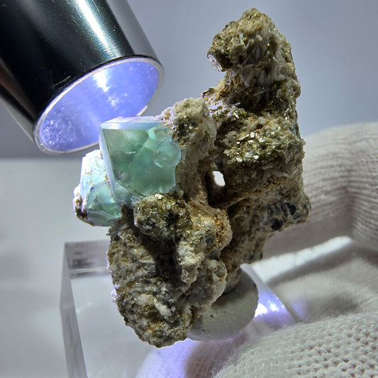 Spécimen de cube de fluorite fantôme zonal, de muscovite et de tourmaline Schorl, Erongo, Namibie, 37 x 25 x 21 mm