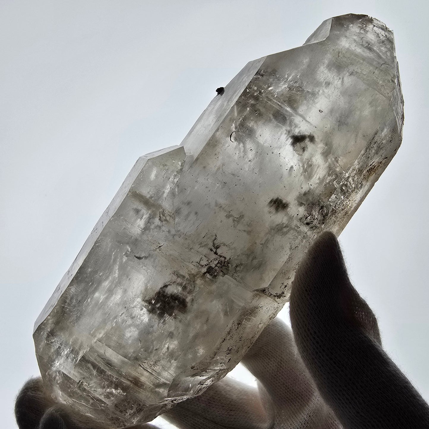 Sceptre DT en quartz fumé squelette Enhydro, poche Valentine en calcite UV, Namibie 153 x 62 x 39 mm