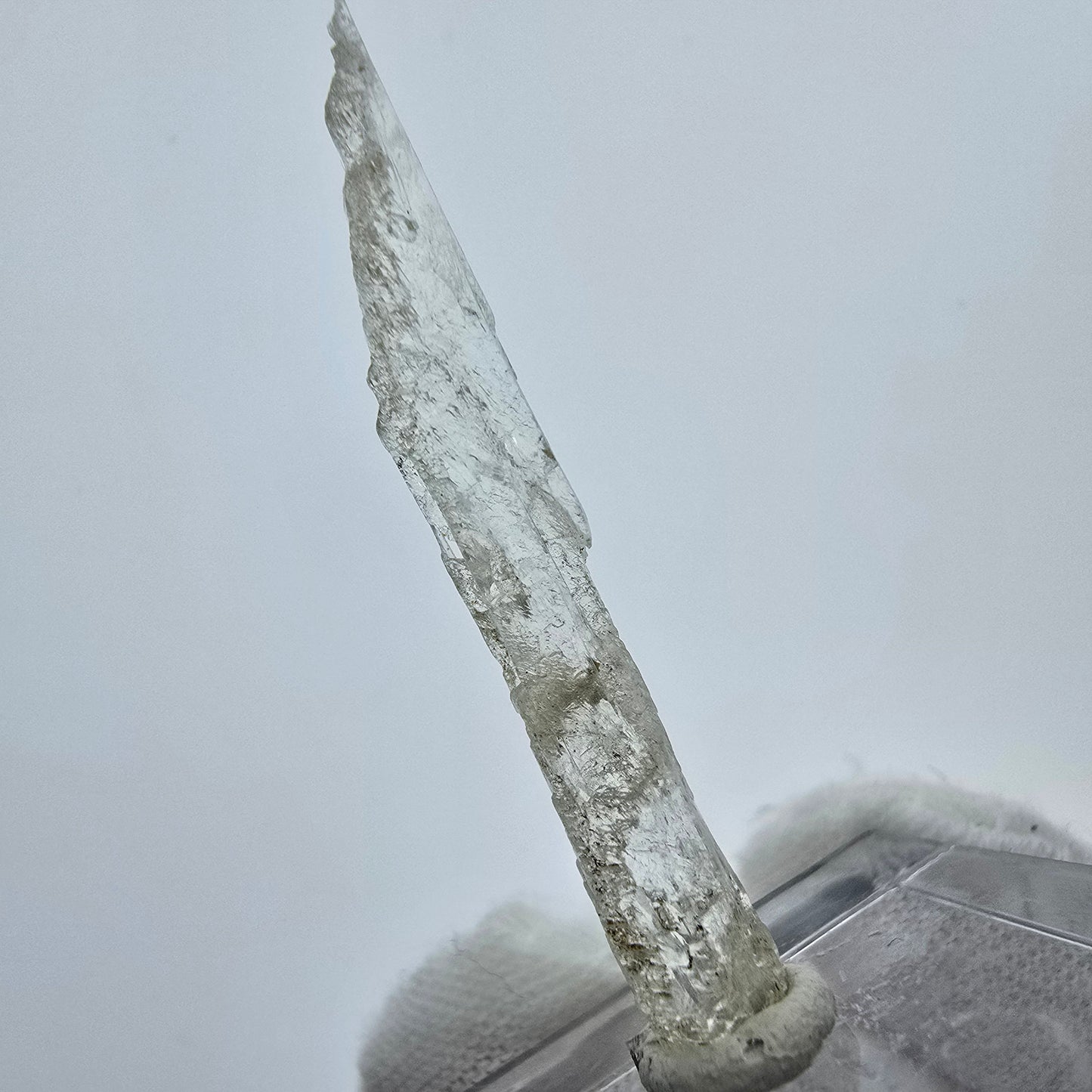 Seltener Kunzit X Spodumen Kristall weiß UV Mineral 39*5*4mm aus Brasilien