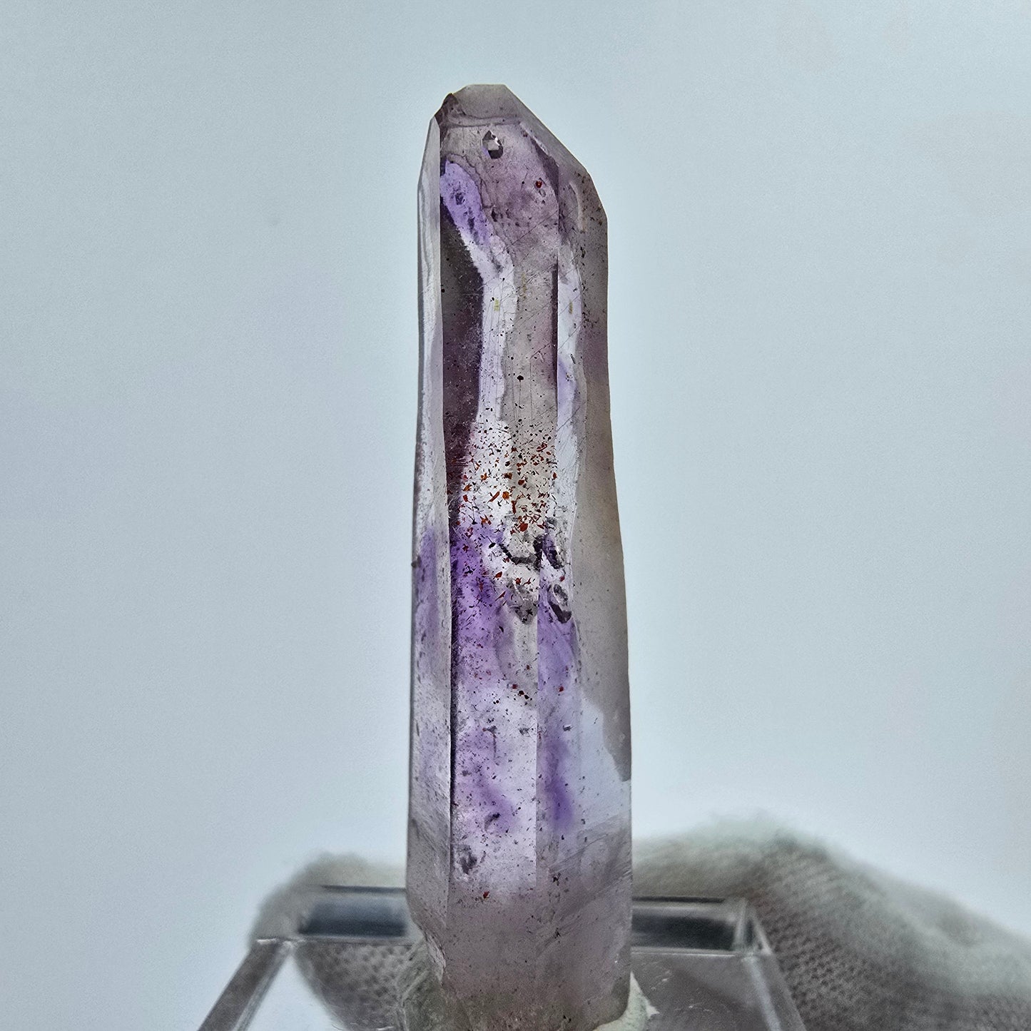 Phantom Amethyst Zepter mit rotem Eisen Goboboseb, Namibia 44*11*9mm Sammlung