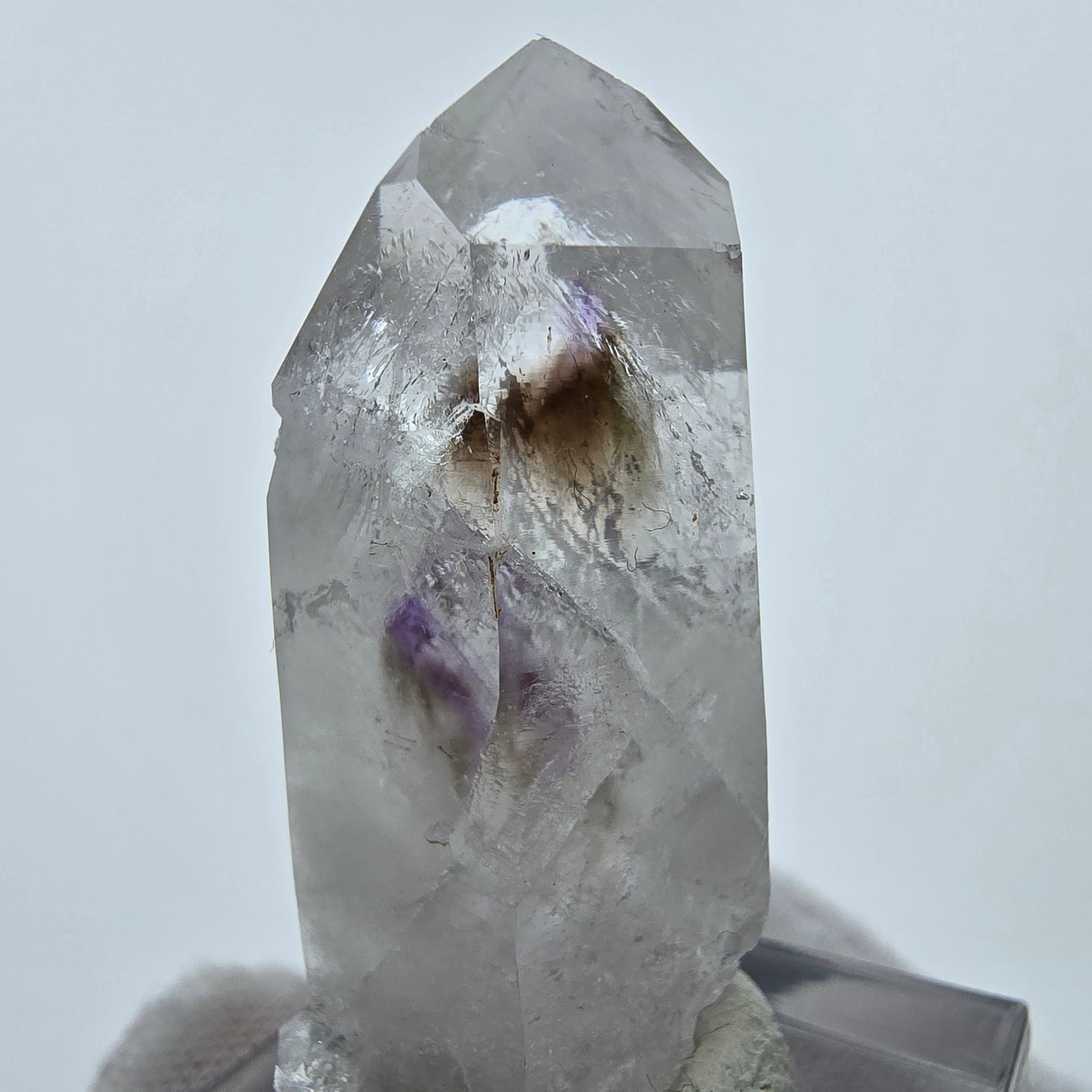 Klarer Phantom Amethyst mit Analcim Streep Mine Goboboseb Namibia 40*18*16mm