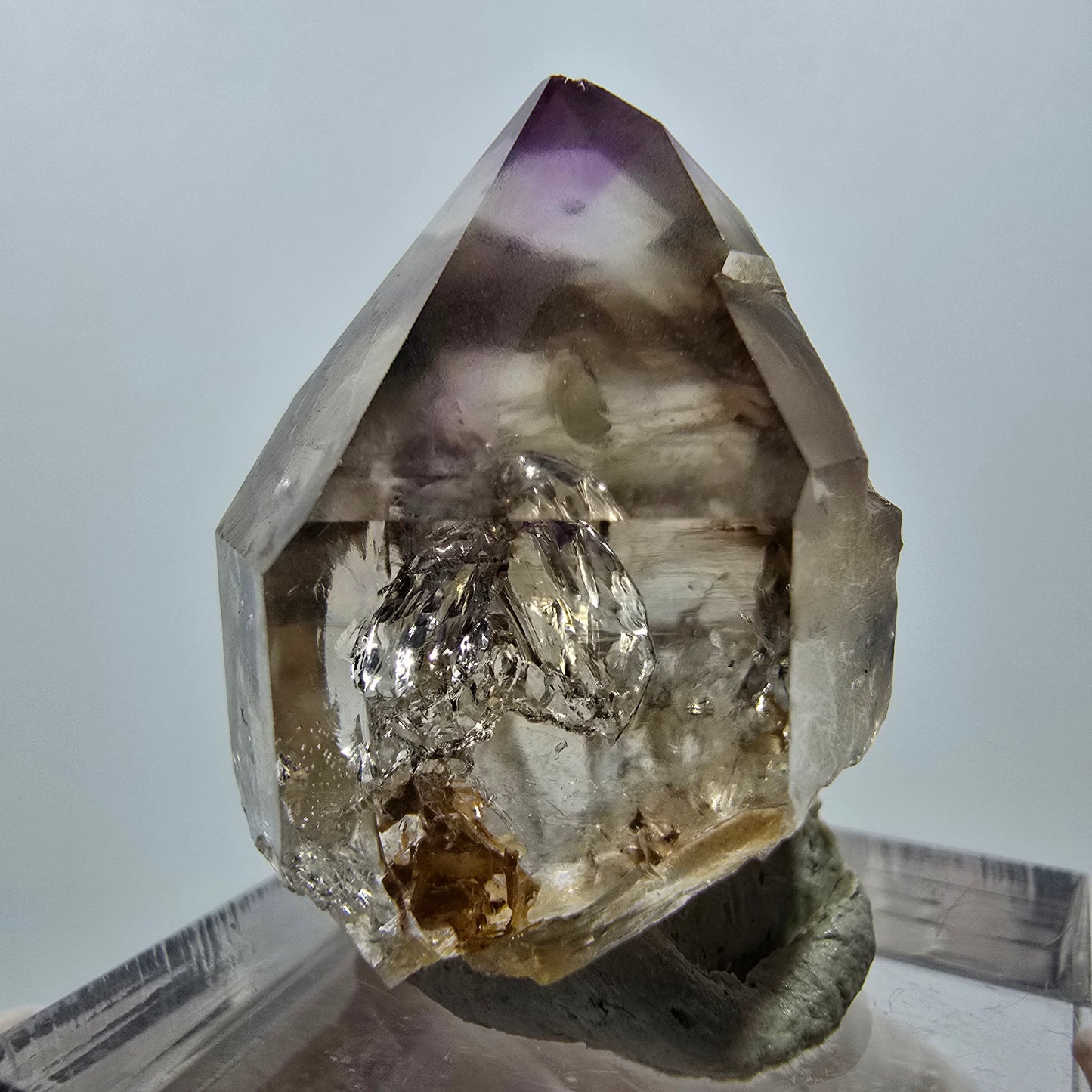 Pointe de sceptre en améthyste fantôme de Goboboseb, Namibie, 30 x 24 x 19 mm