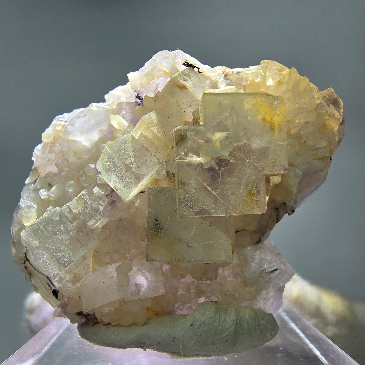 Seltene UV Phantom Fluorit Würfel, Quarz Stufe Brandberg, Namibia 37*31*15mm