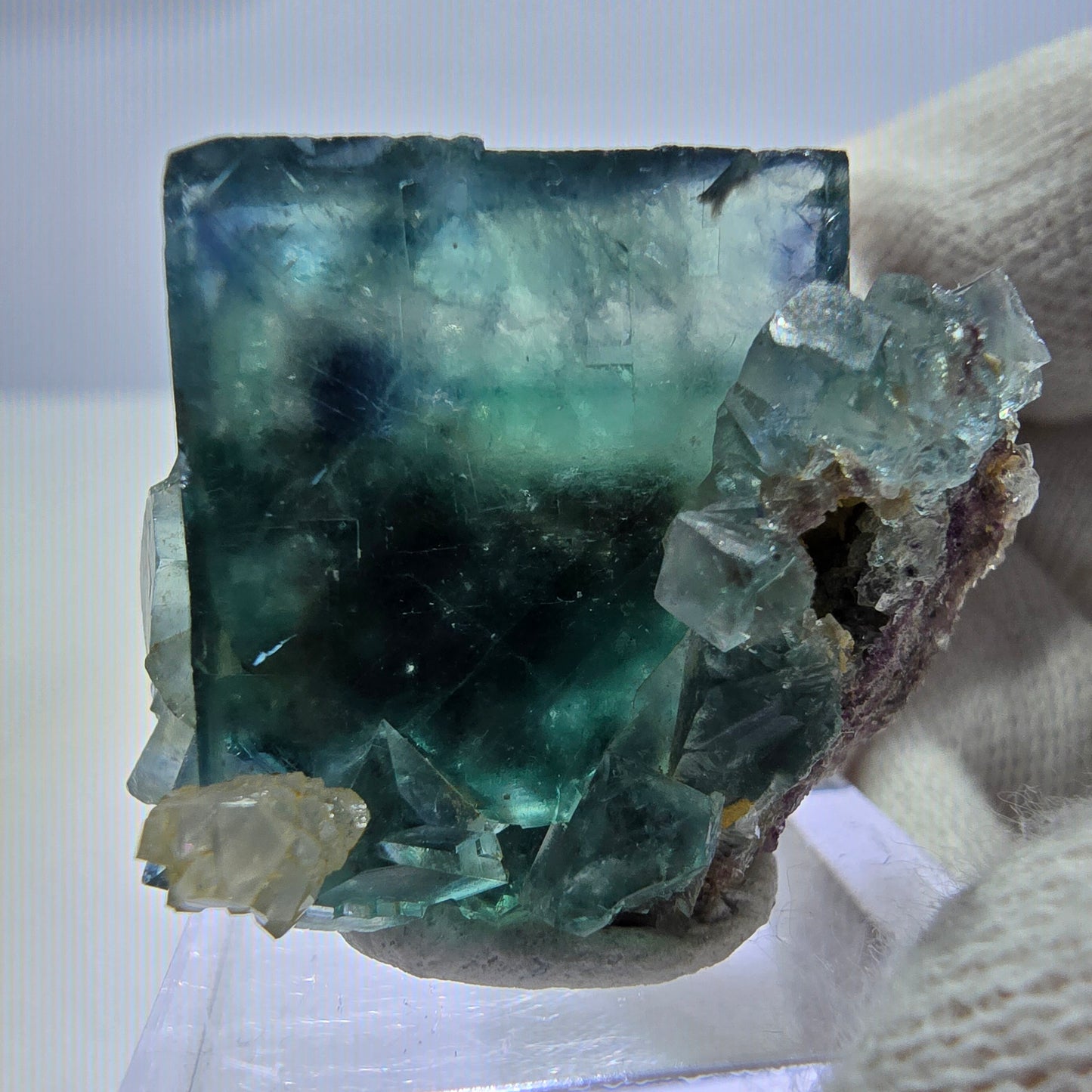 Klare Phantom Fluorit Würfel Quarz Stufe grün türkis Okorusu, Namibia 35*25*28mm